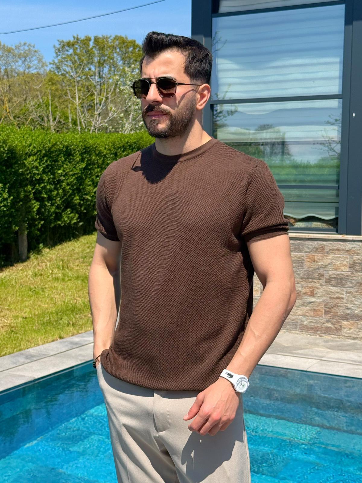 Kahverengi İnce Dokulu Yazlık Tam Kalıp Pamuklu Triko T-Shirt