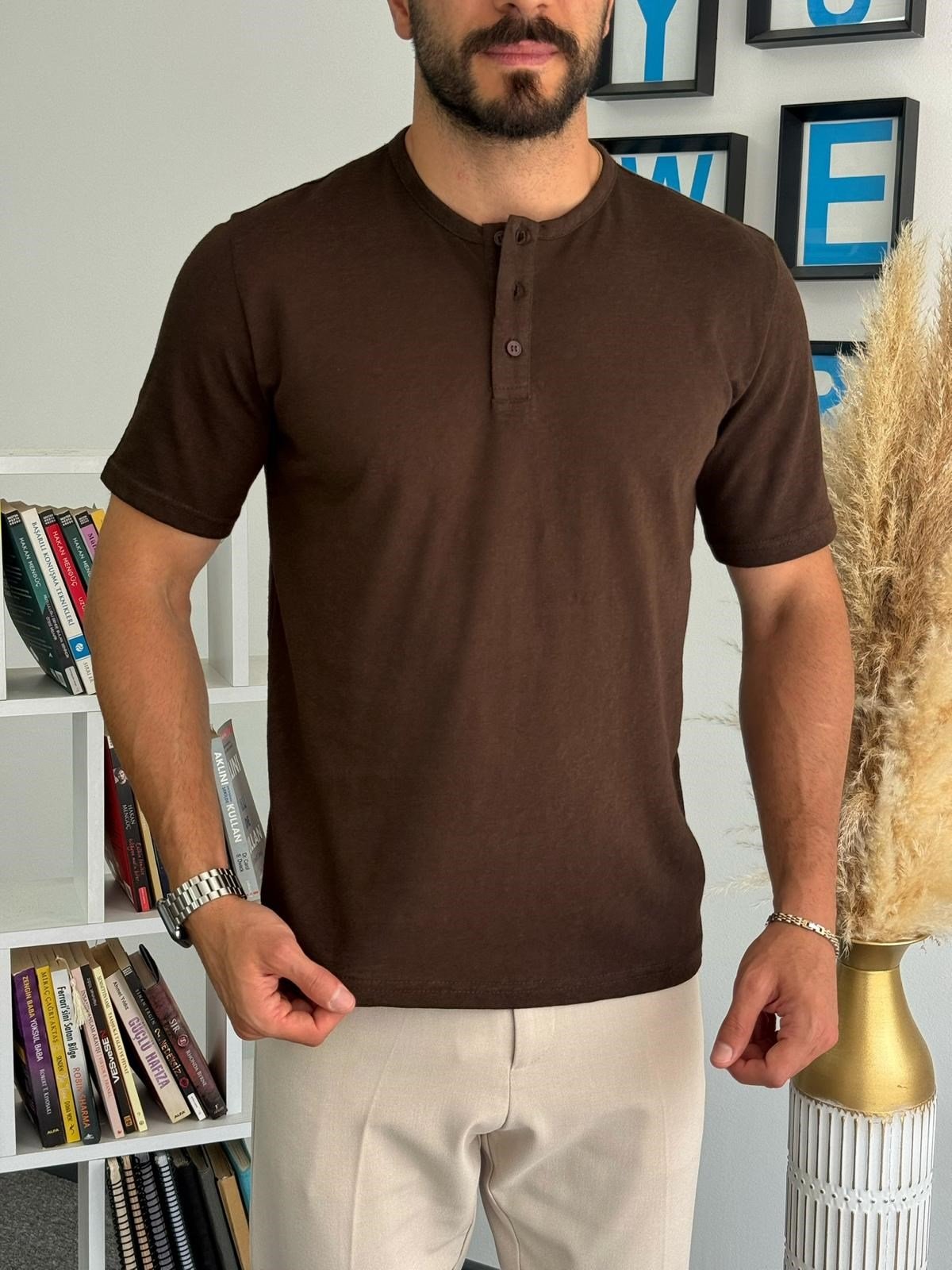 Kahverengi Pamuklu Basic Düğmeli T-Shirt