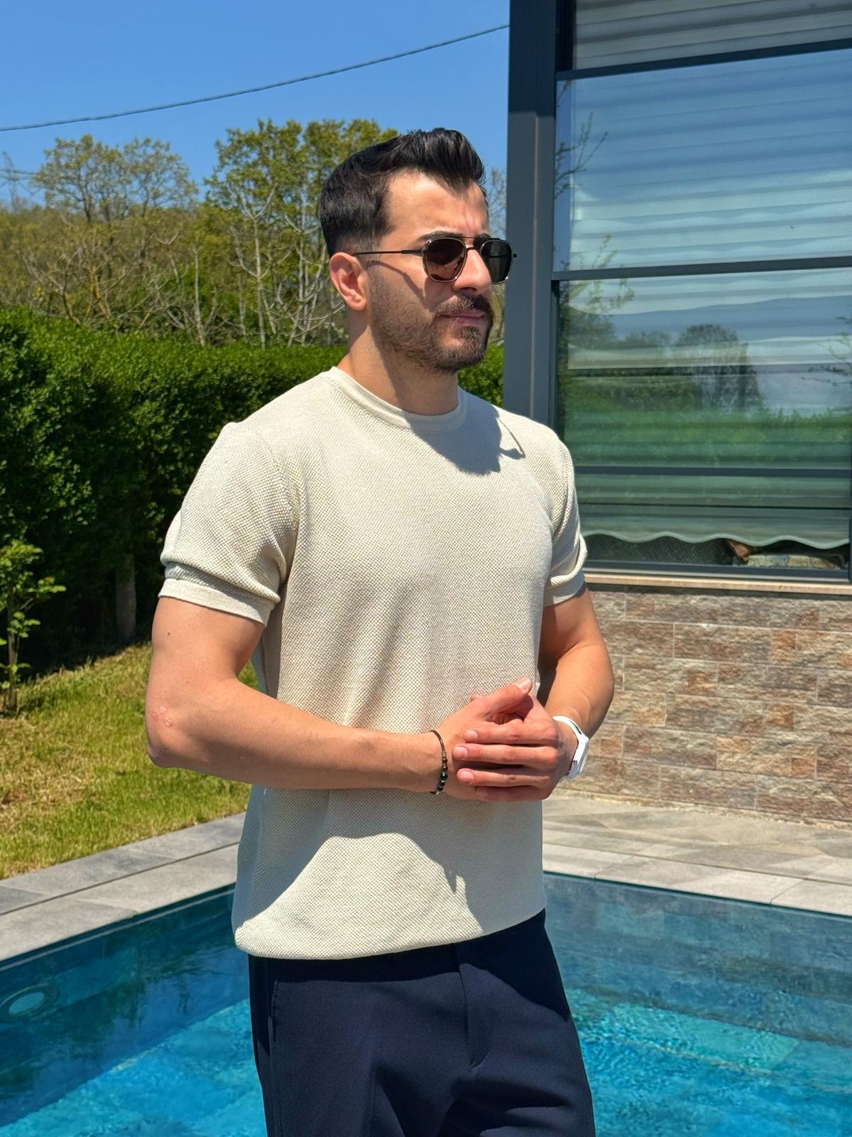 Krem İnce Dokulu Yazlık Tam Kalıp Pamuklu Triko T-Shirt