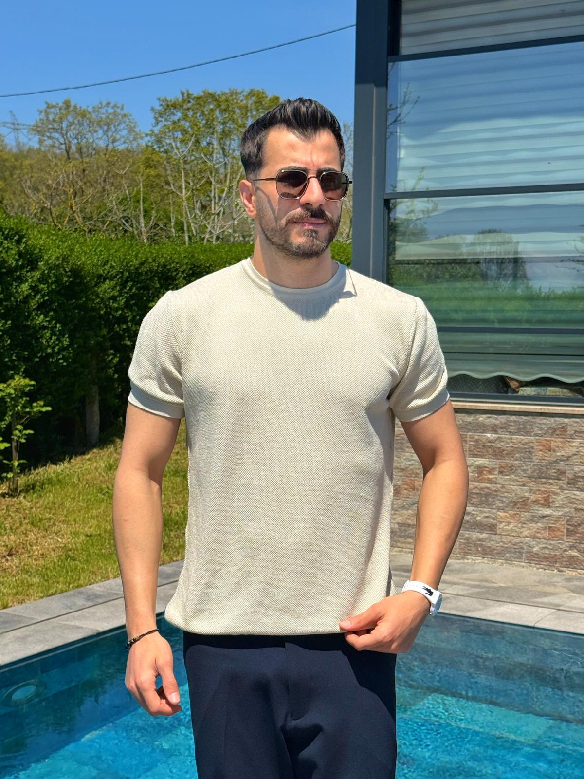 Krem İnce Dokulu Yazlık Tam Kalıp Pamuklu Triko T-Shirt