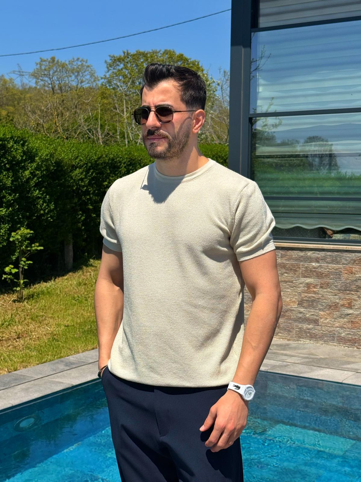 Krem İnce Dokulu Yazlık Tam Kalıp Pamuklu Triko T-Shirt