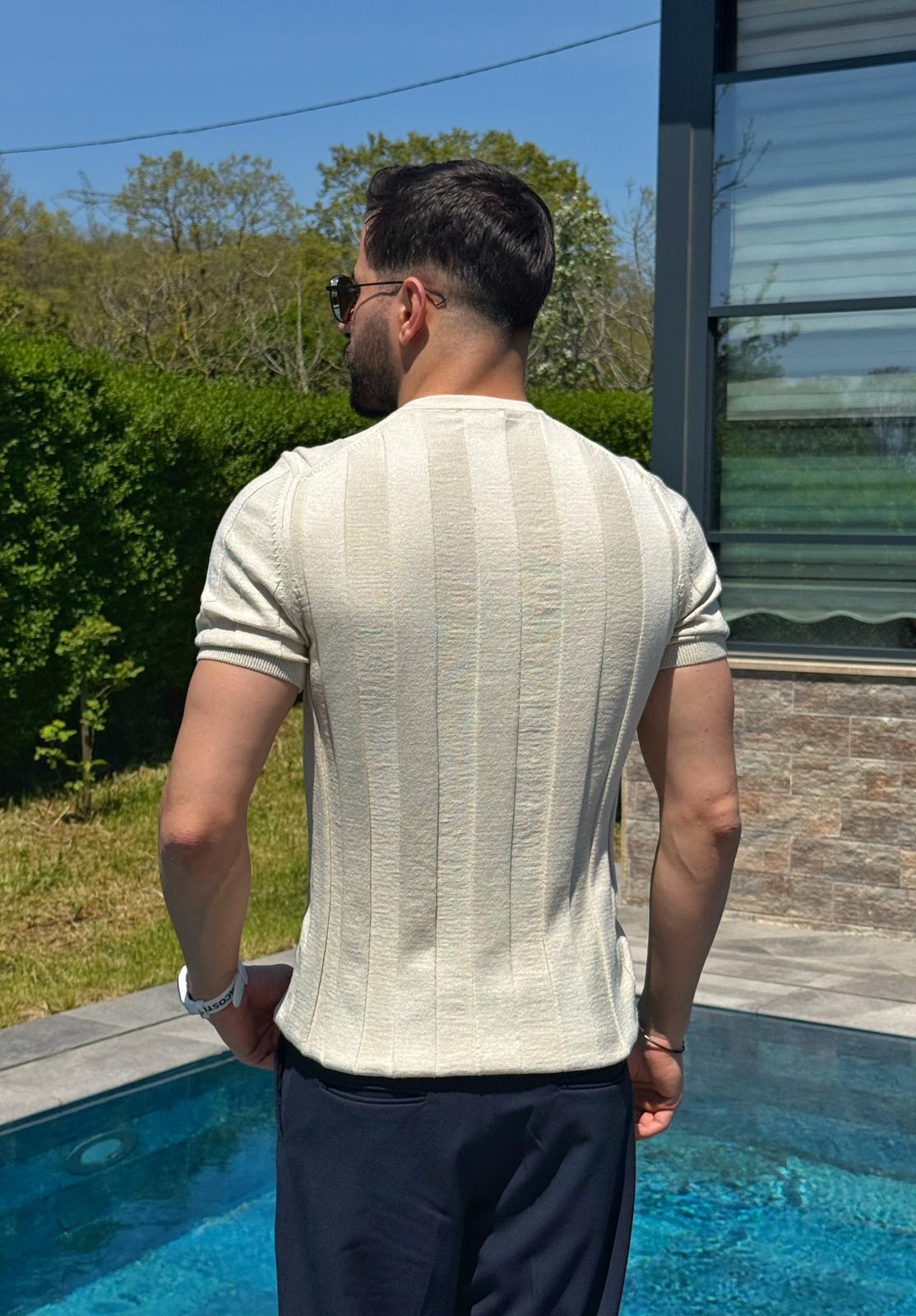 Krem Kalın Çizgili Hakim Yaka Pamuklu Triko T-Shirt