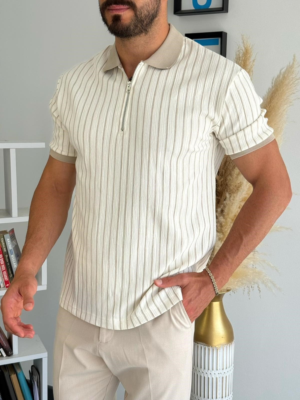Krem Yarım Fermuarlı Kolları Ribanalı Çizgili T-Shirt