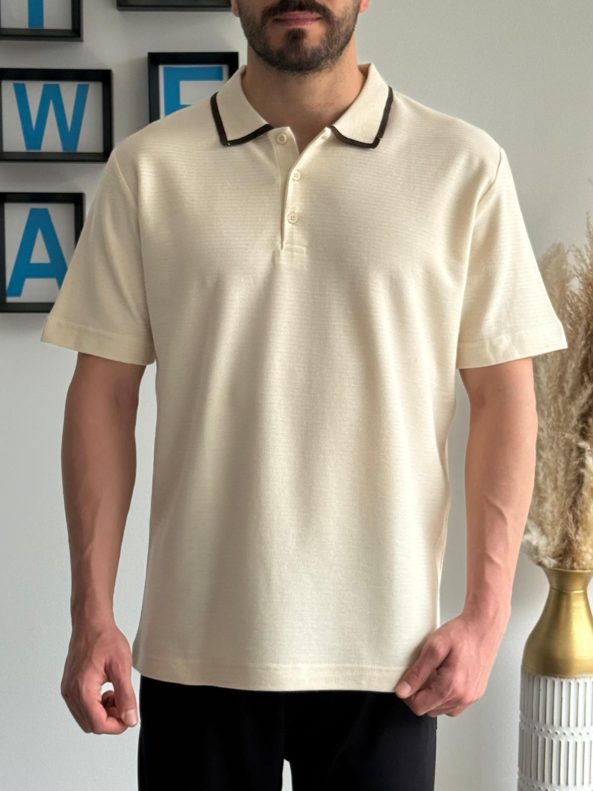 Krem Yazlık Tam Kalıp Kendinden Desenli Polo Yaka T-Shirt