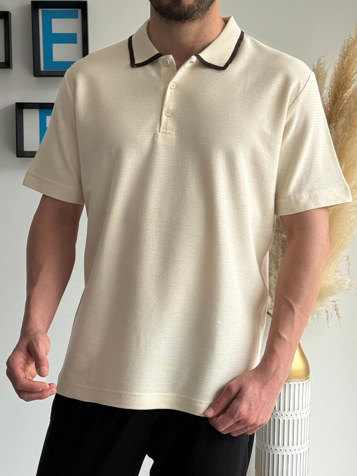 Krem Yazlık Tam Kalıp Kendinden Desenli Polo Yaka T-Shirt