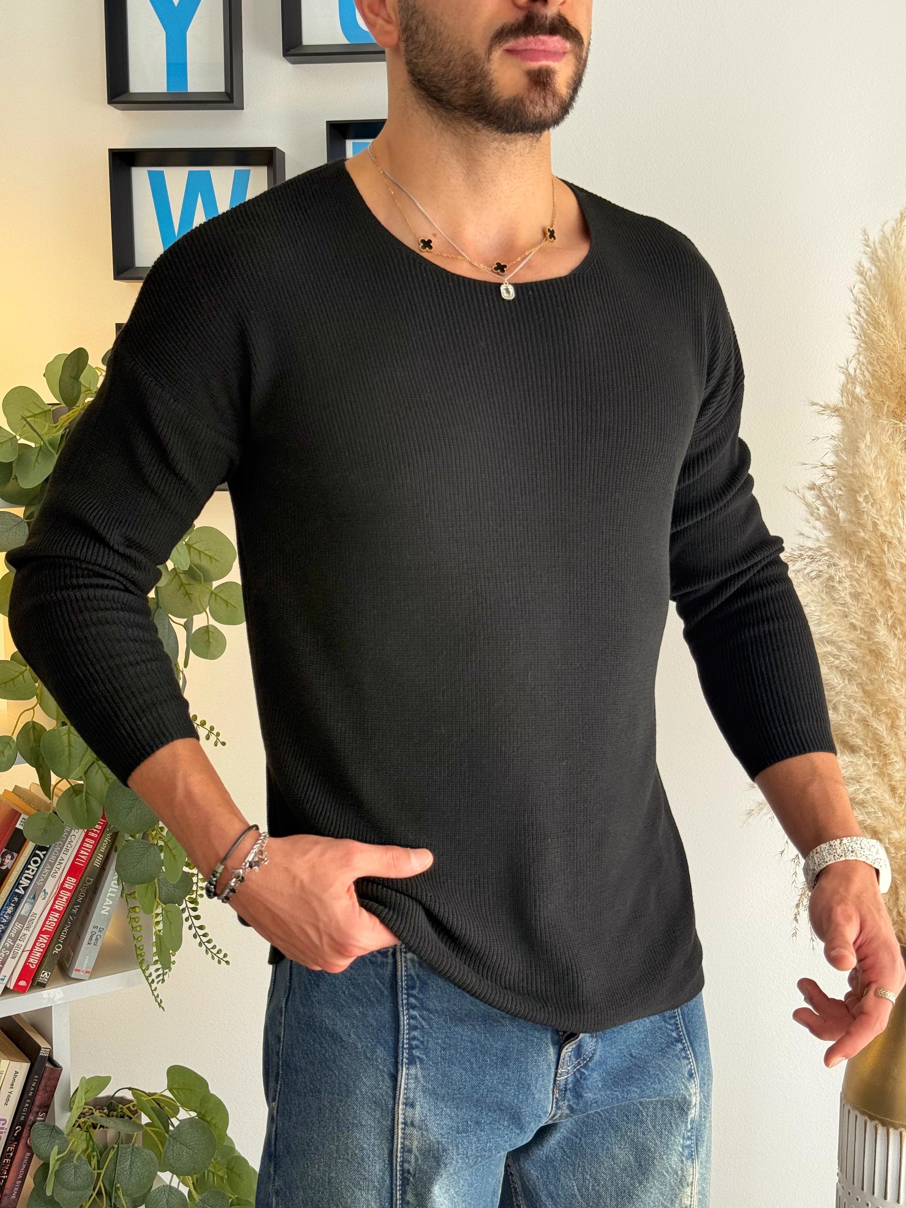 Siyah Açık Yaka İnce Triko Sweat 