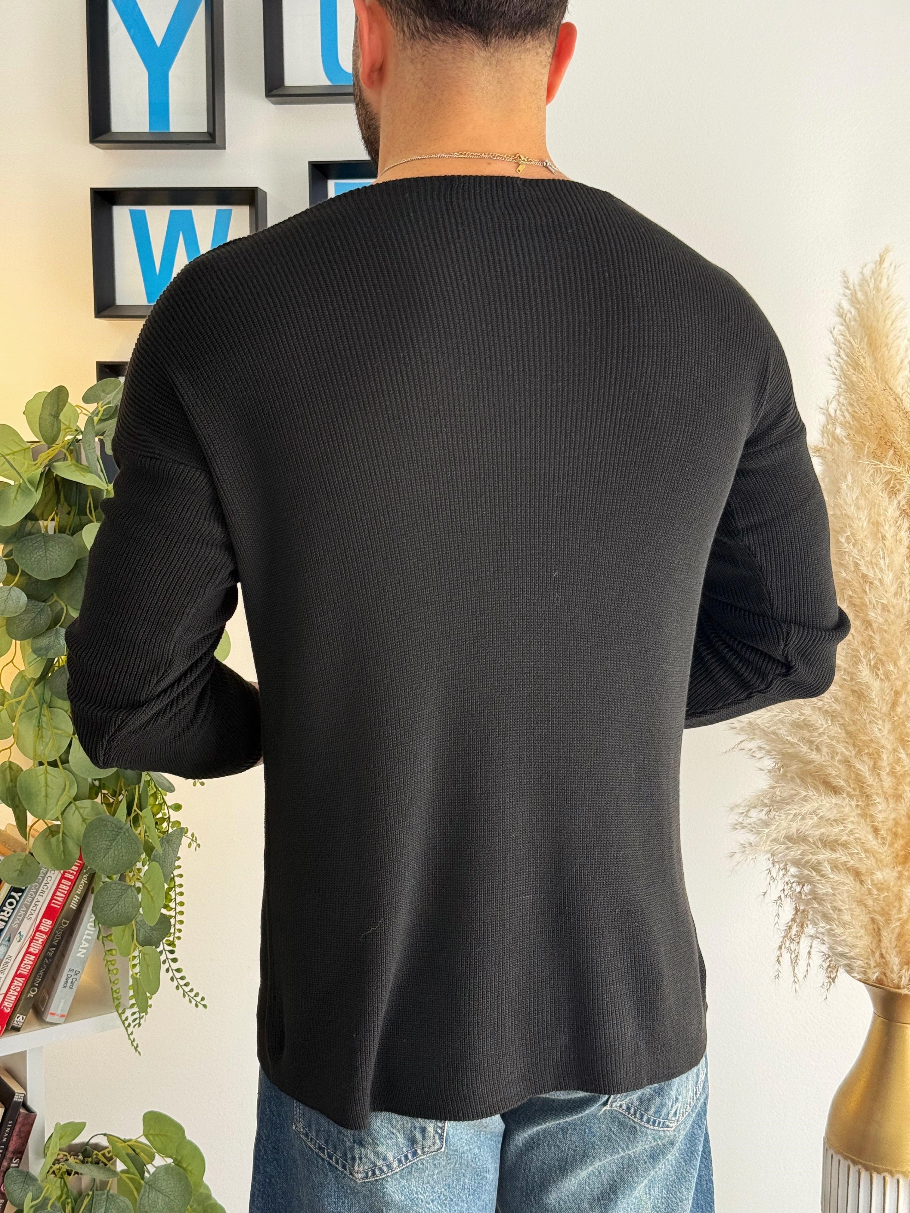 Siyah Açık Yaka İnce Triko Sweat 