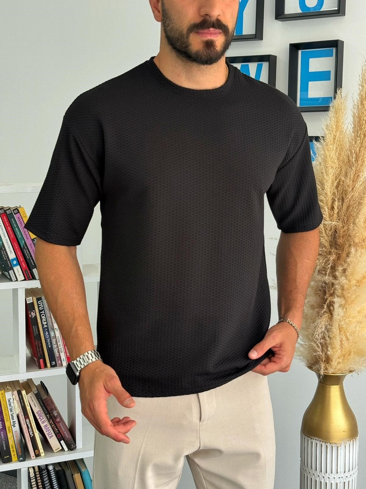 Siyah Dokulu Basic Yazlık Tişört