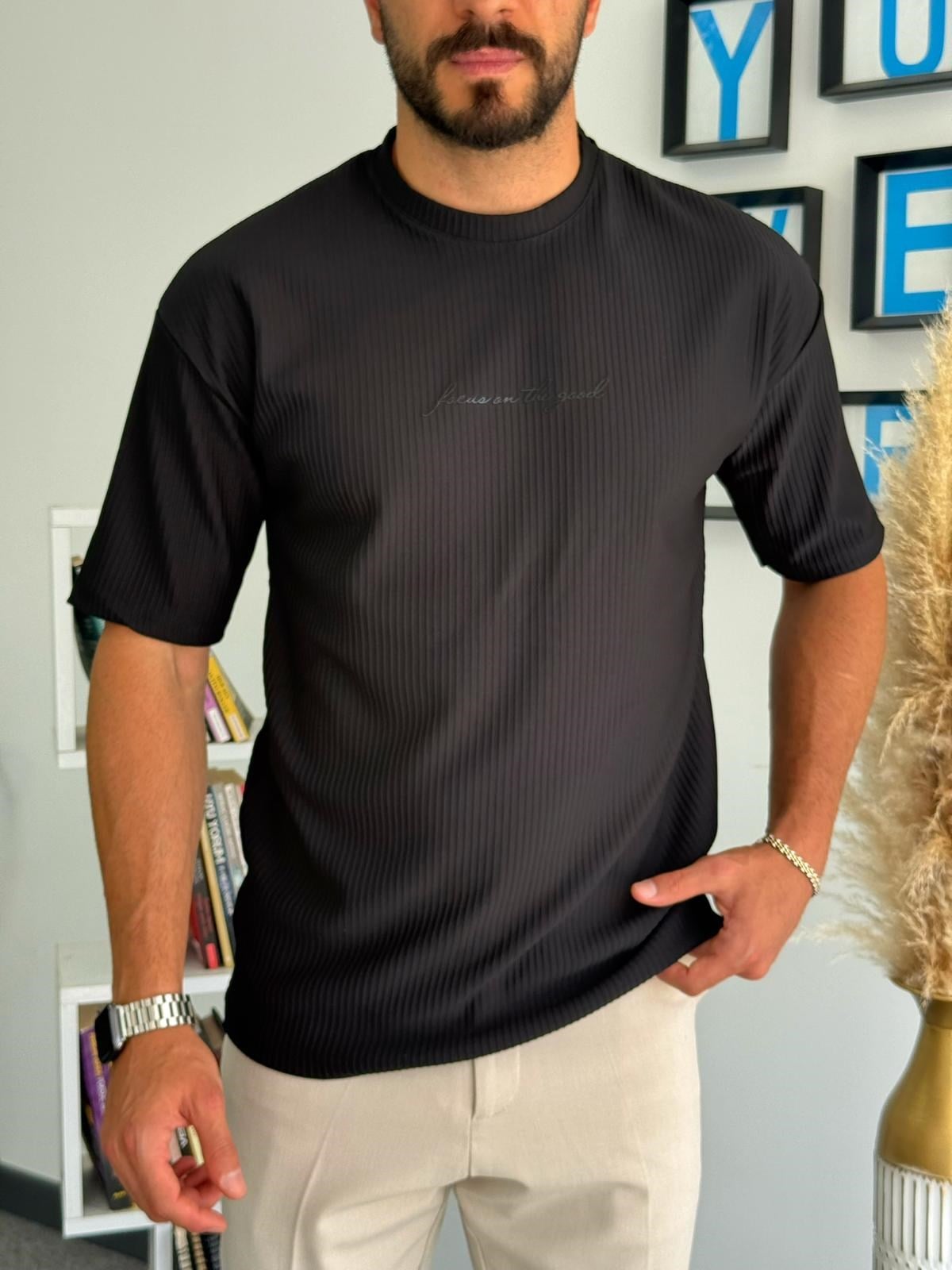 Siyah Gövde Baskılı Fitilli Basic T-Shirt