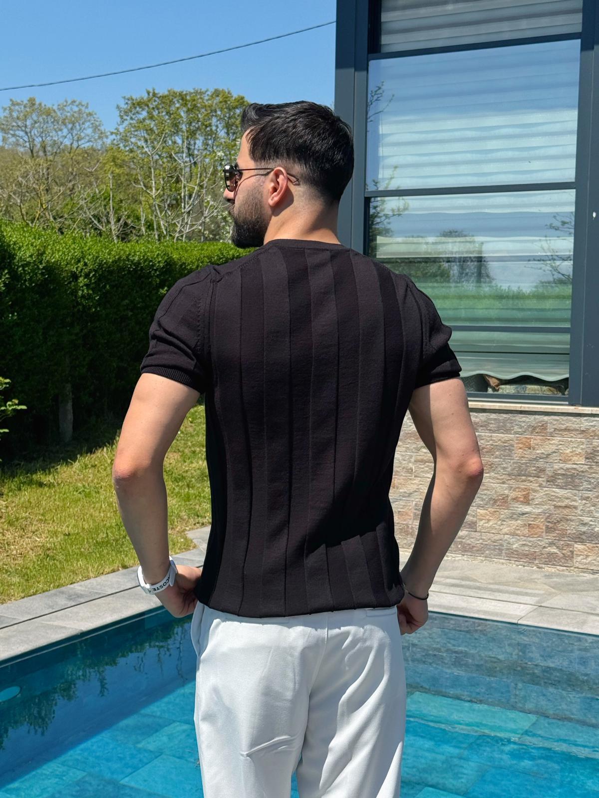Siyah Kalın Çizgili Hakim Yaka Pamuklu Triko T-Shirt