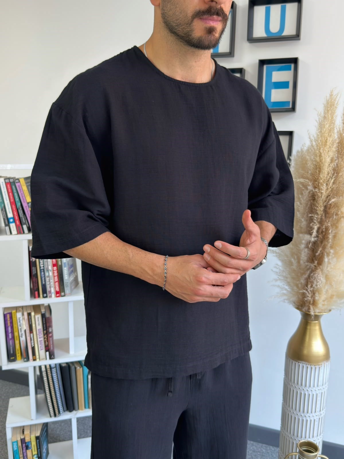 Siyah Müslin Kumaş Fakir Kol Oversize T-Shirt
