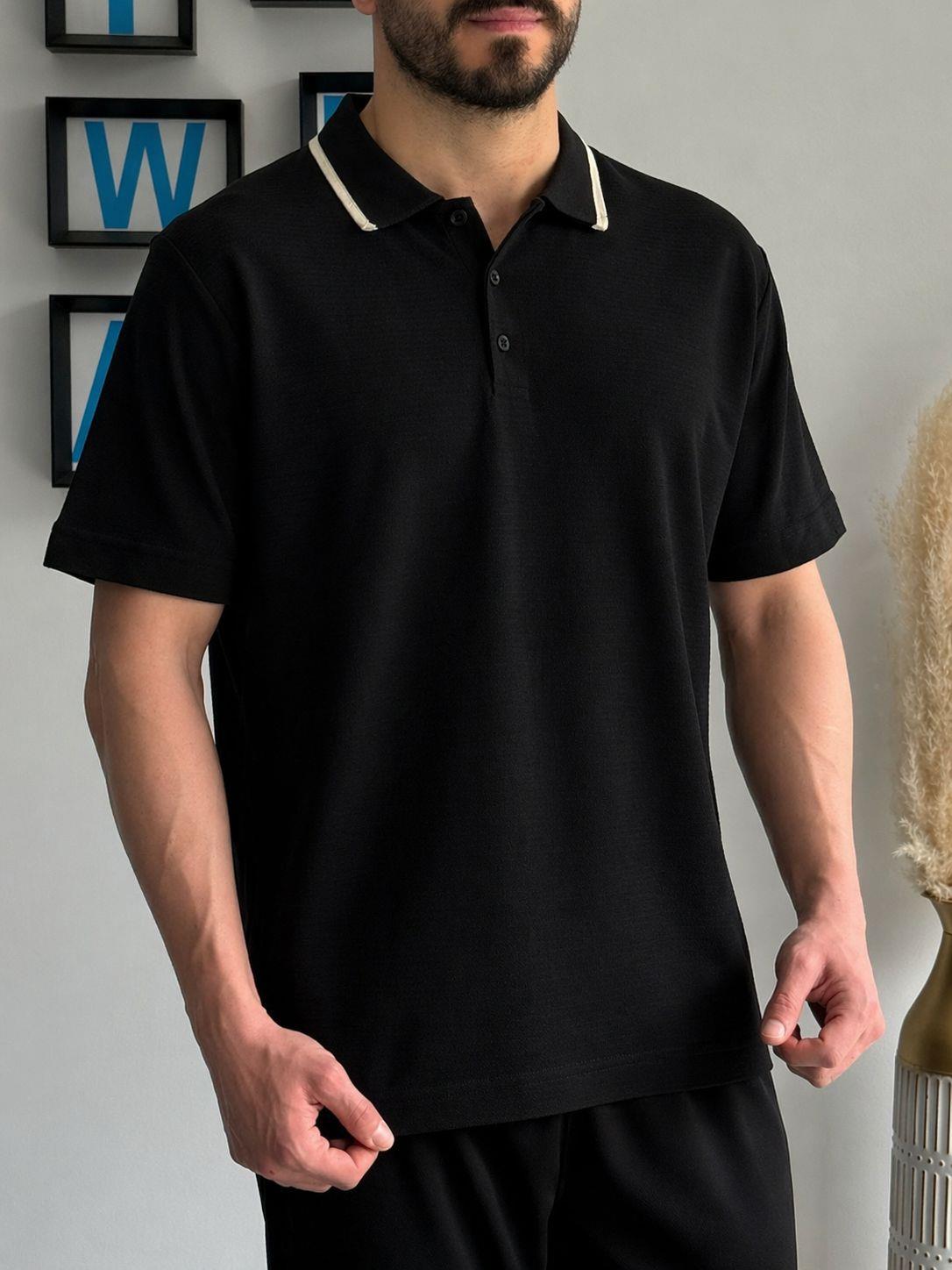 Siyah Yazlık Tam Kalıp Kendinden Desenli Polo Yaka T-Shirt