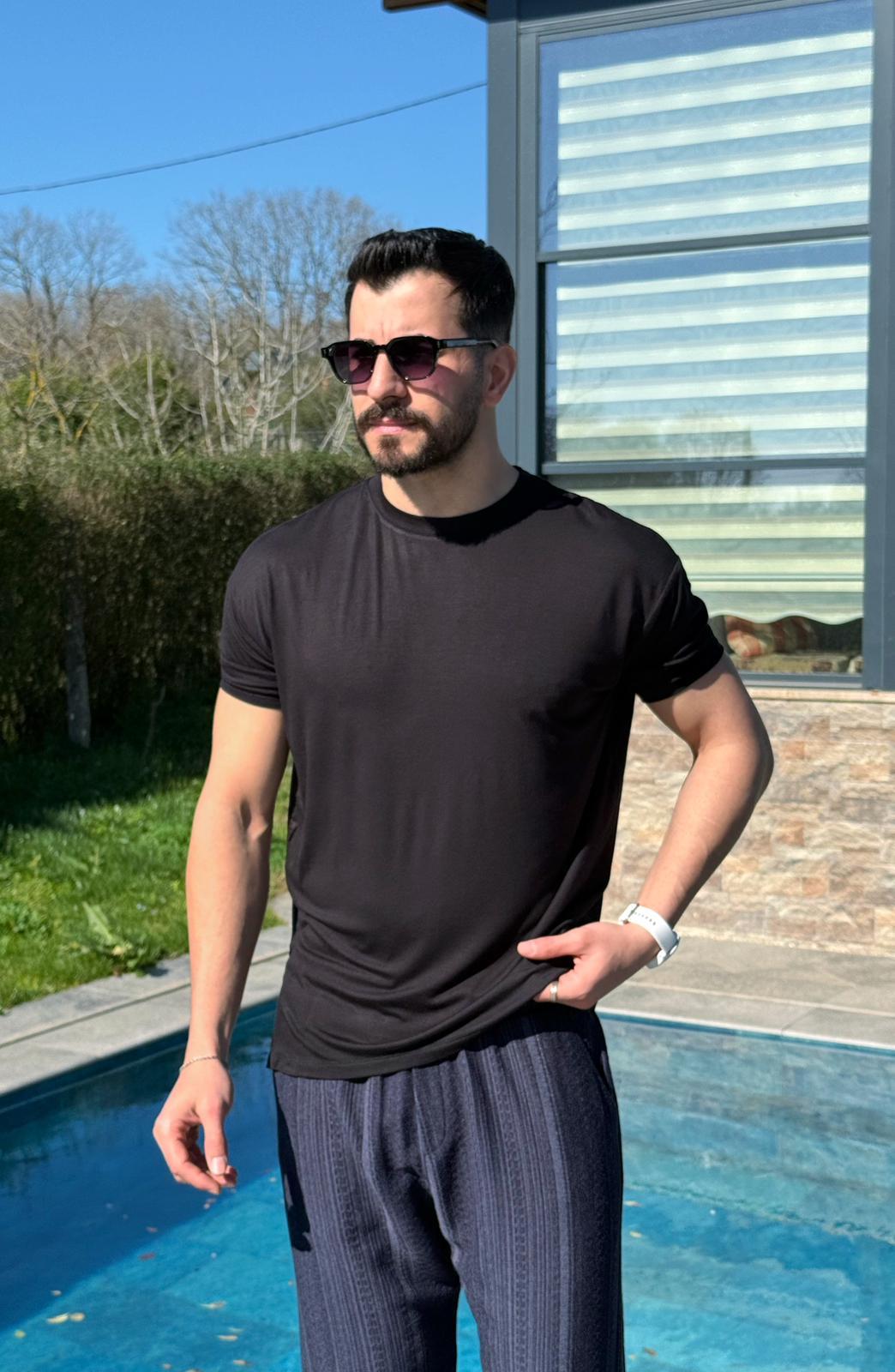 Süet Kumaş T-Shirt Siyah