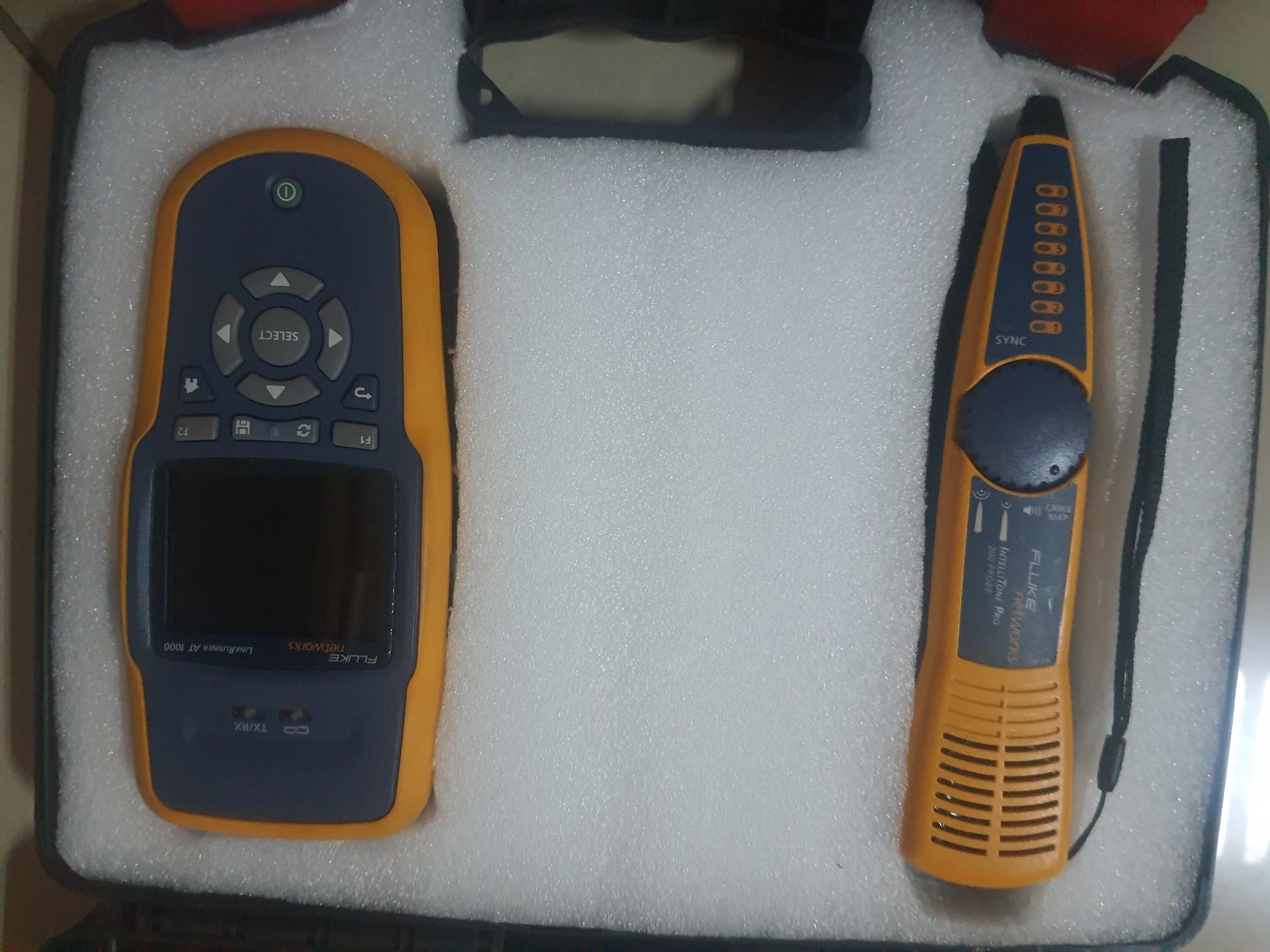 Fluke LinkRunner AT 1000 | Network Auto-Tester, PoE & Cable Tester, IPv4/IPv6