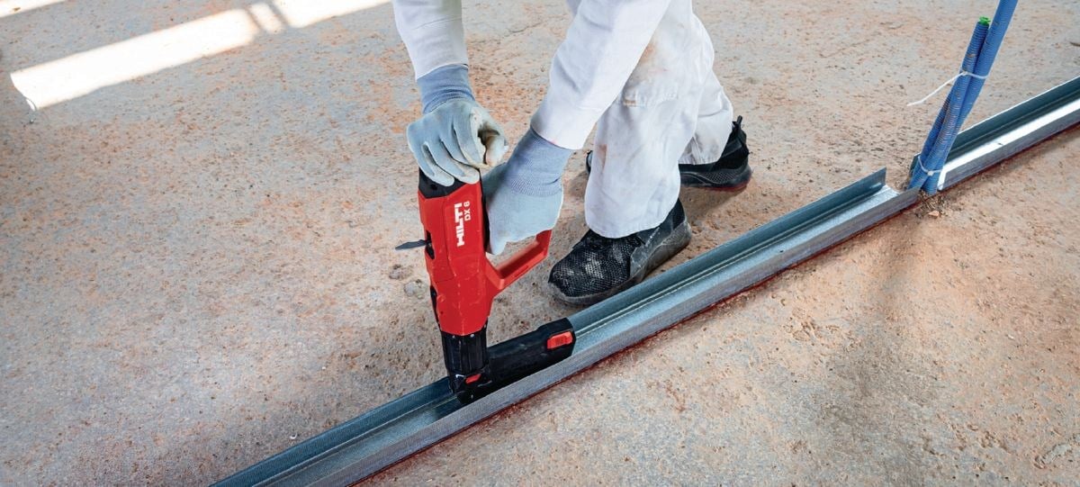 Hilti 2020266 DX 6 MX Barutlu Magazinli Çivi Çakma Tabancası Çantalı Set