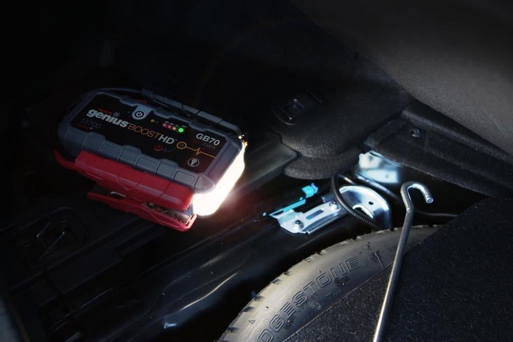 Noco Boost GB70 12V 2000 Amper Lityum Akü Takviye + Powerbank + Led Lamba
