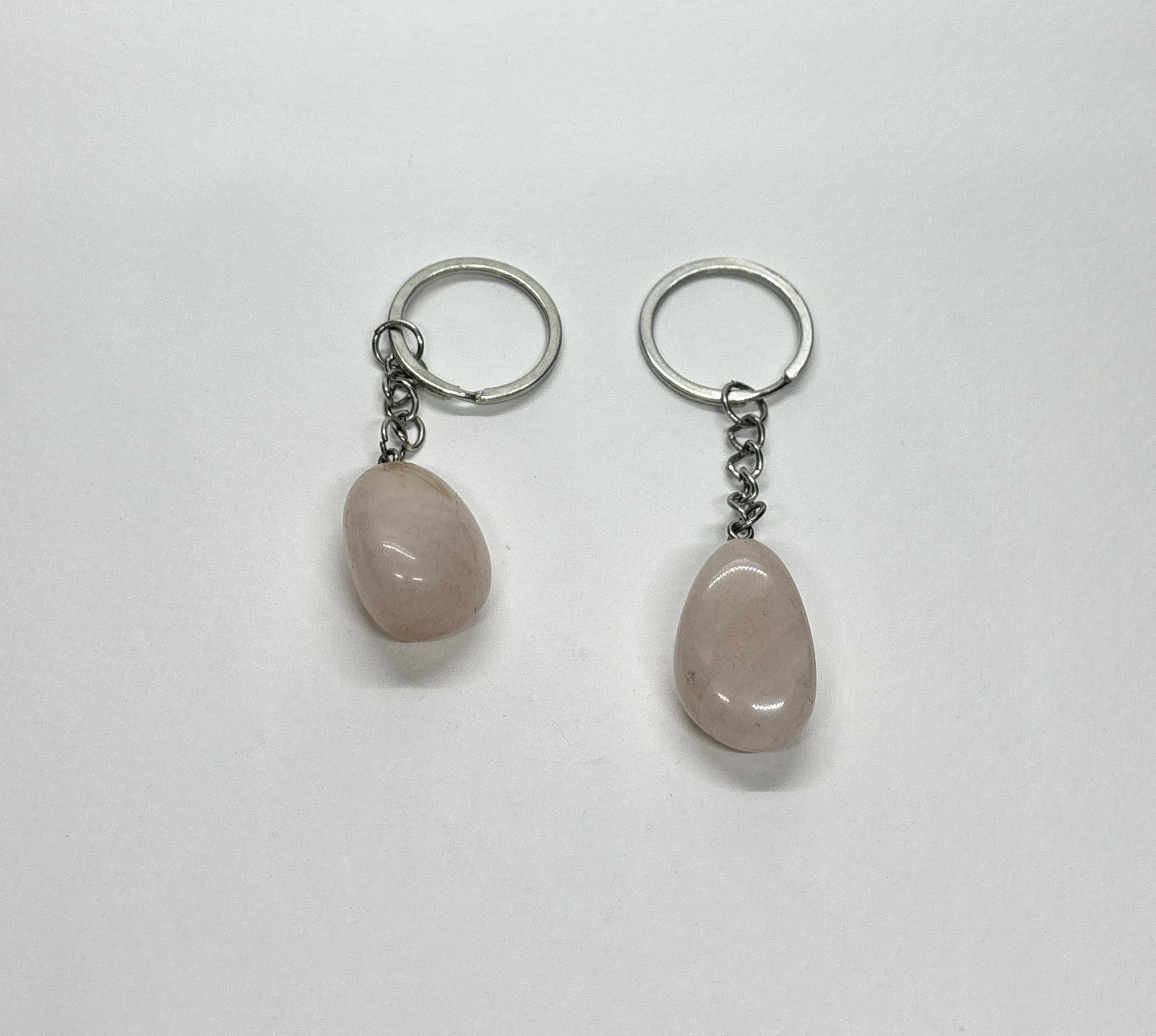 PEMBE KUVARS DOĞALTAŞ AŞK ANAHTARLIĞI CHARM