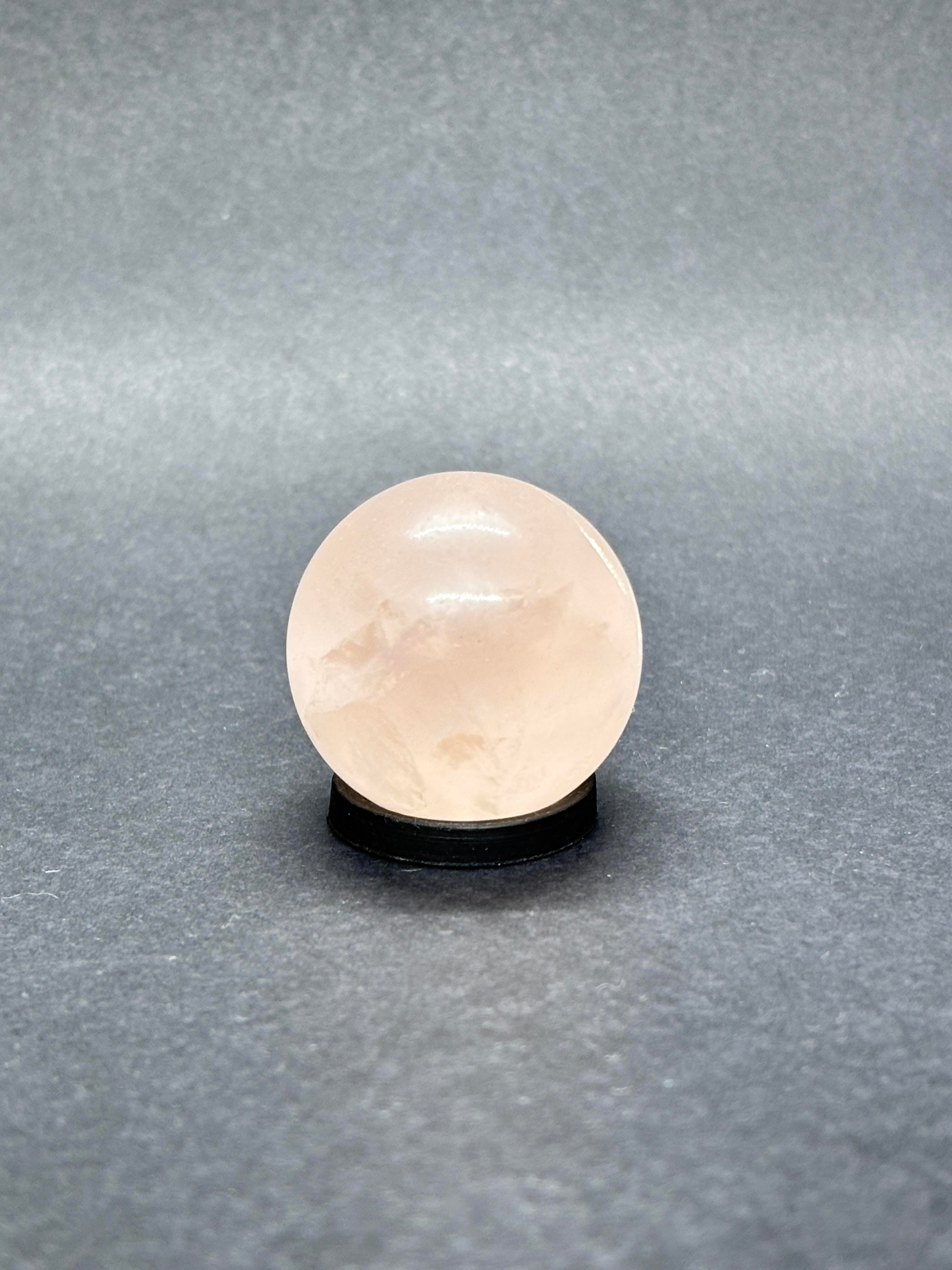 PEMBE KUVARS KÜRE DOĞALTAŞ