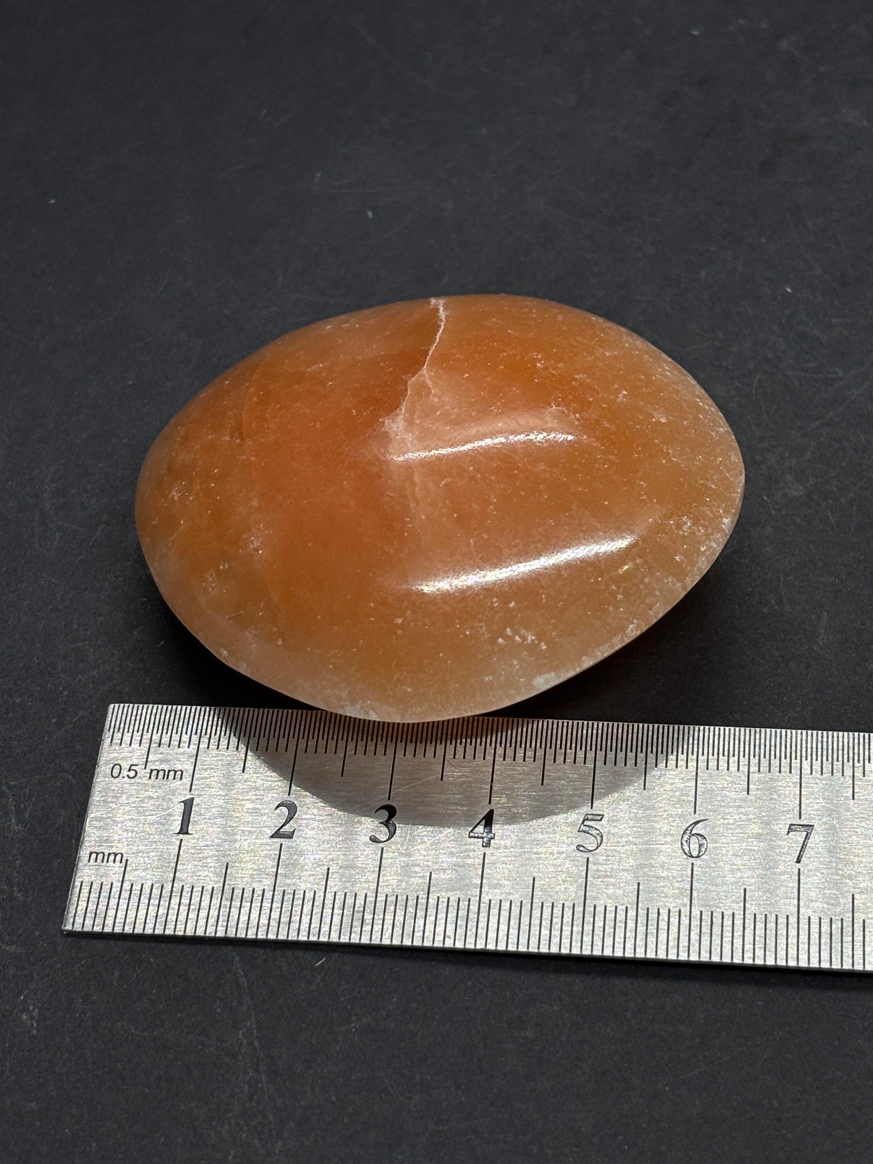 SELENİT YASSI OVAL DOĞALTAŞ 8 CM