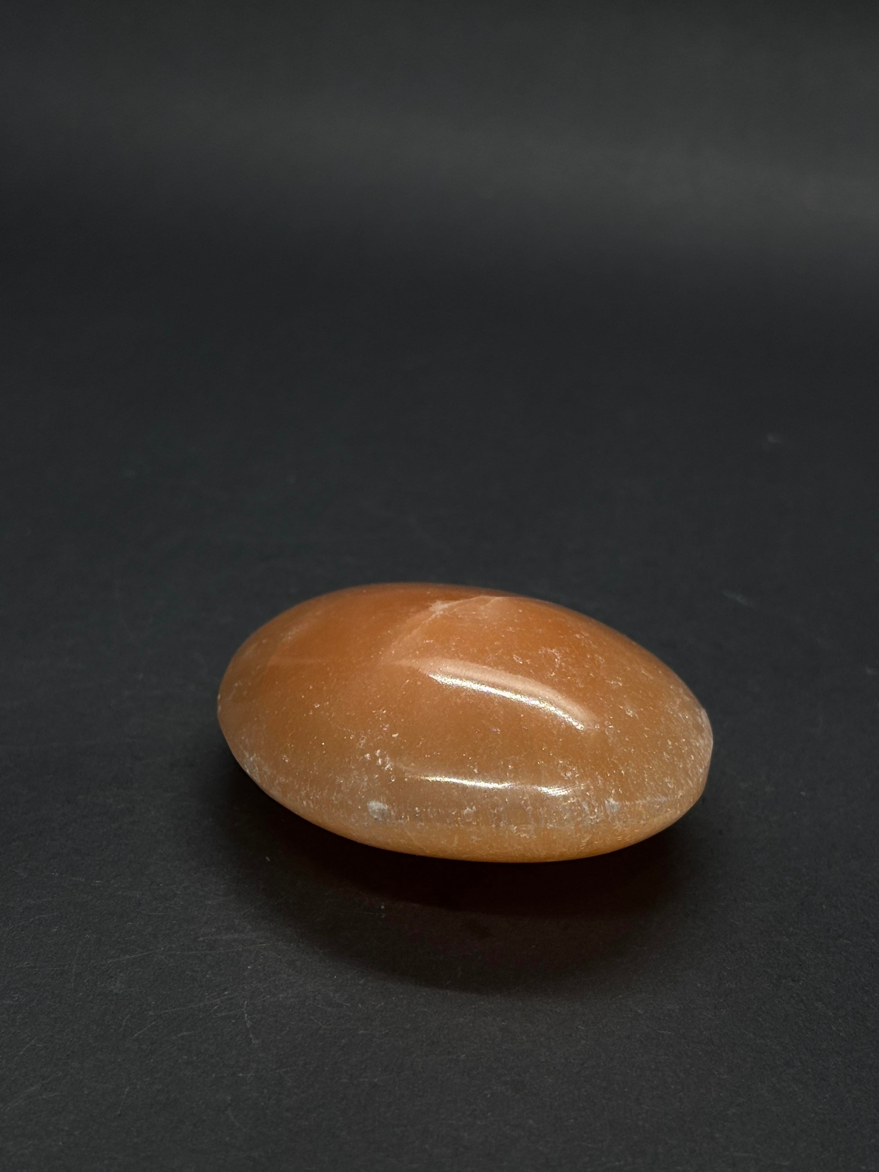 SELENİT YASSI OVAL DOĞALTAŞ 8 CM