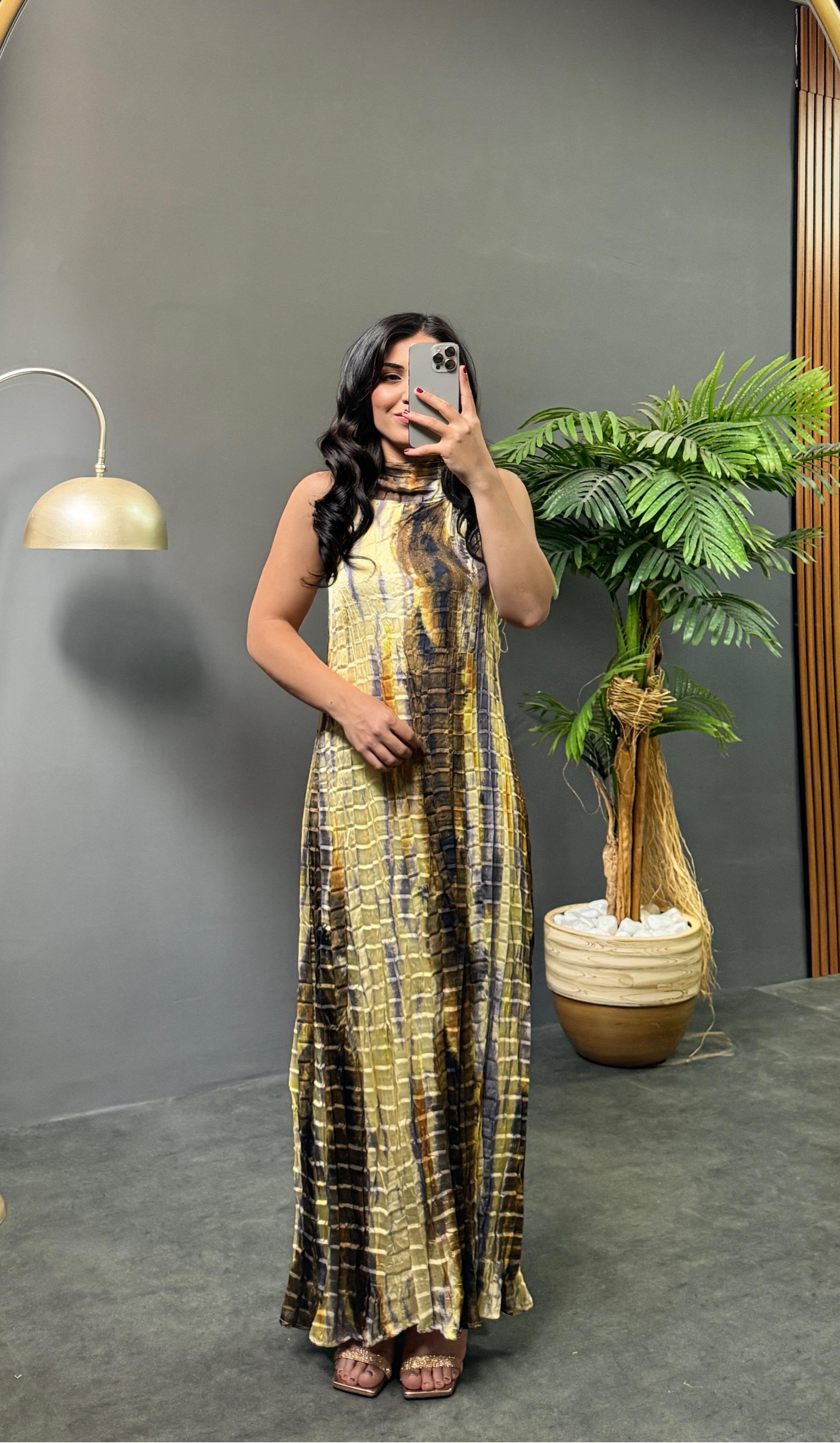 kendinden kırışık sarı elbise