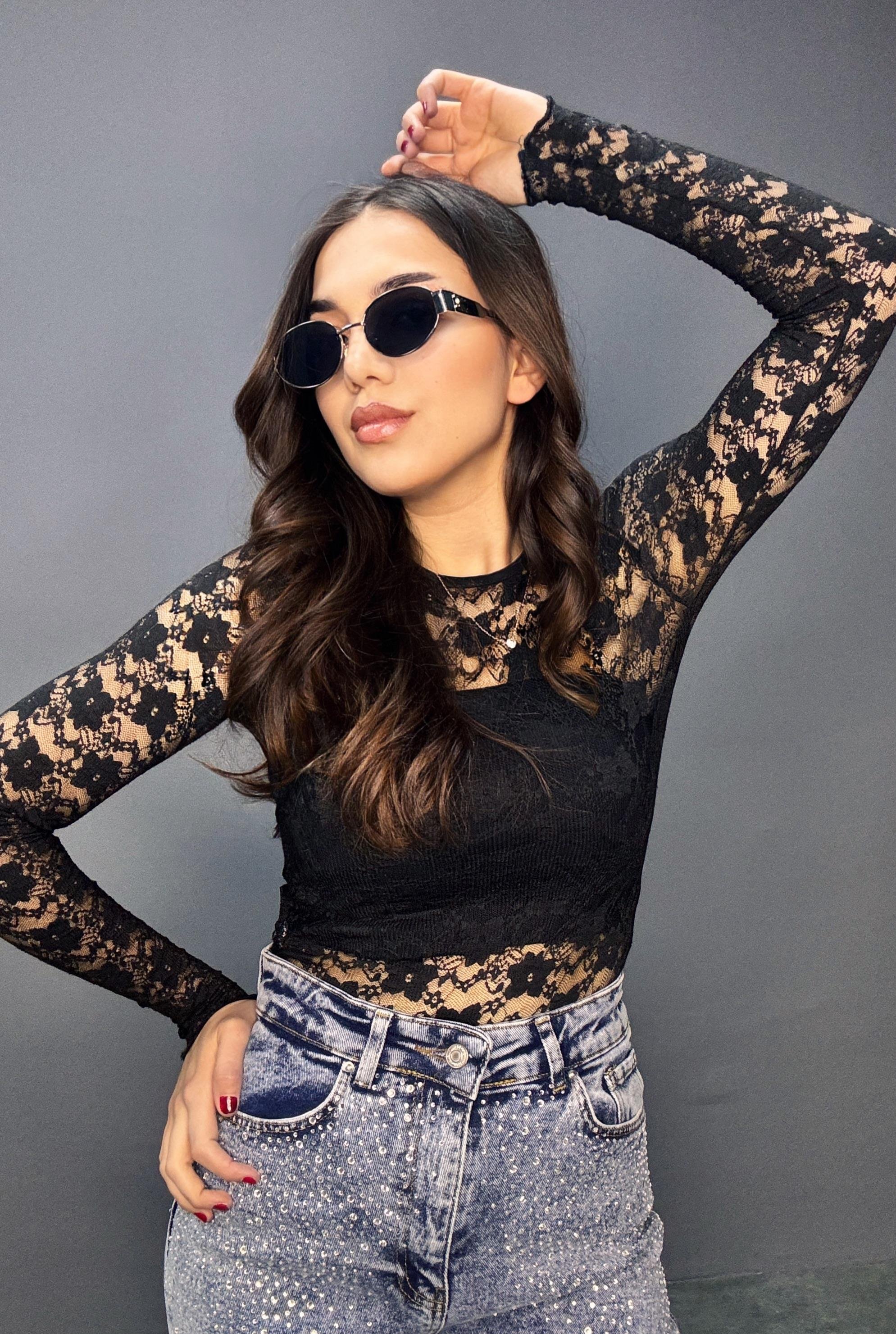 Siyah dantelli bluz