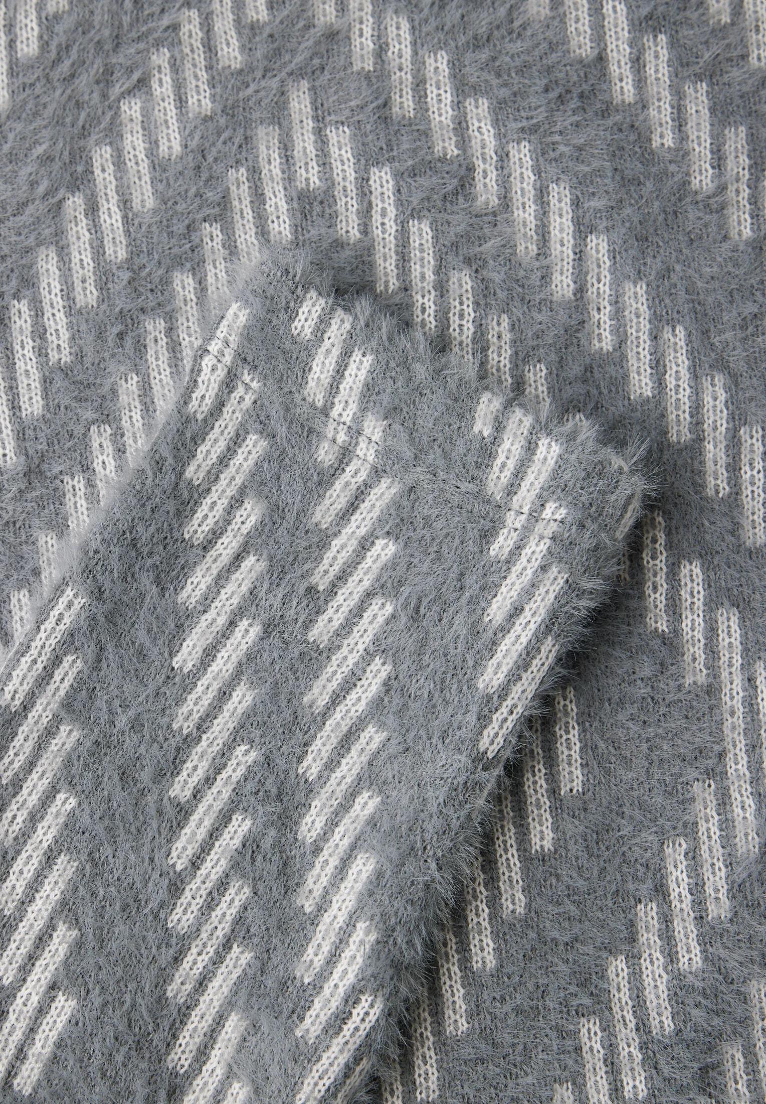 Desenli Peluş Kazak 01684