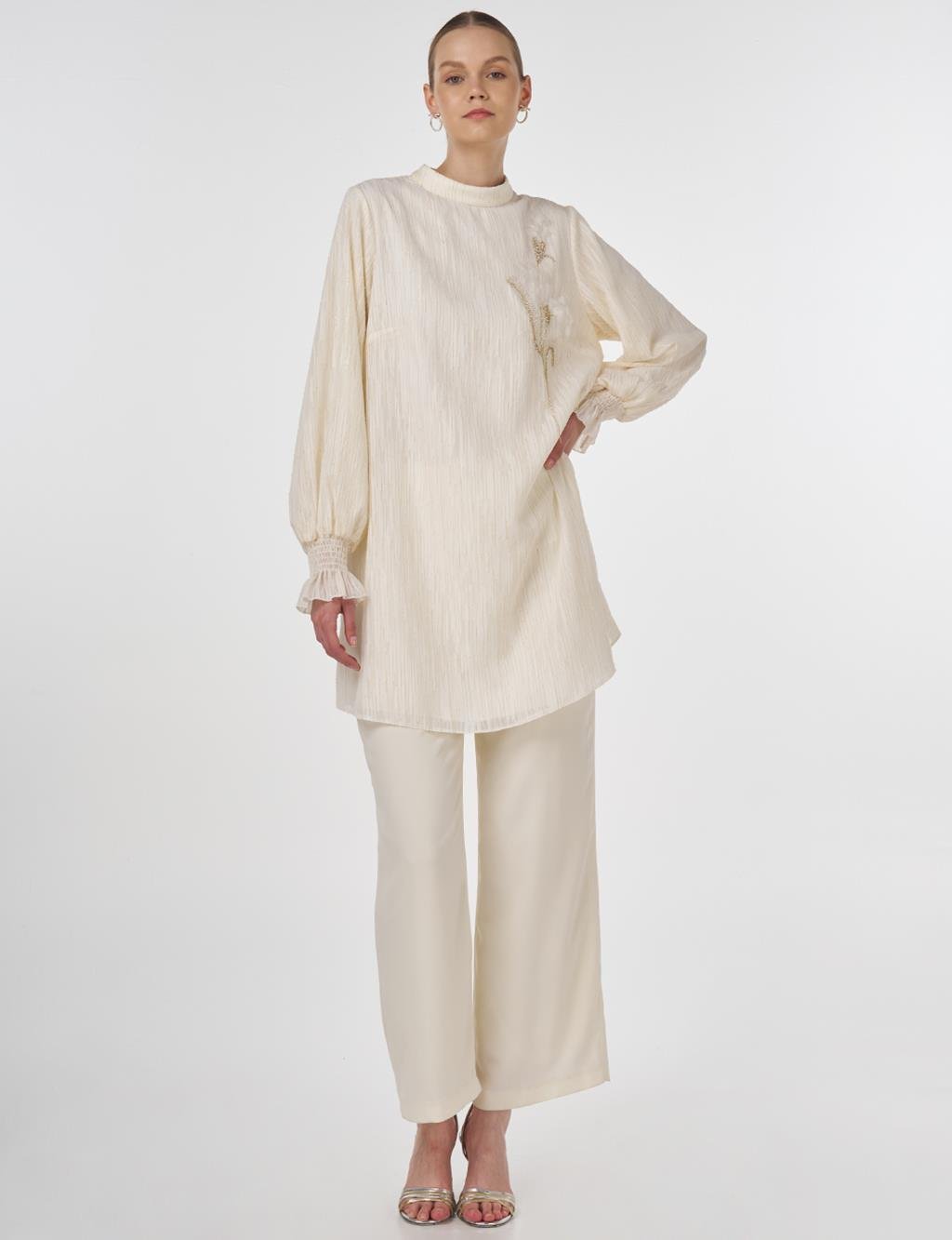 Kayra - Bilekleri Gipe Dikişli İşlemeli Tunik KA-B25-21118