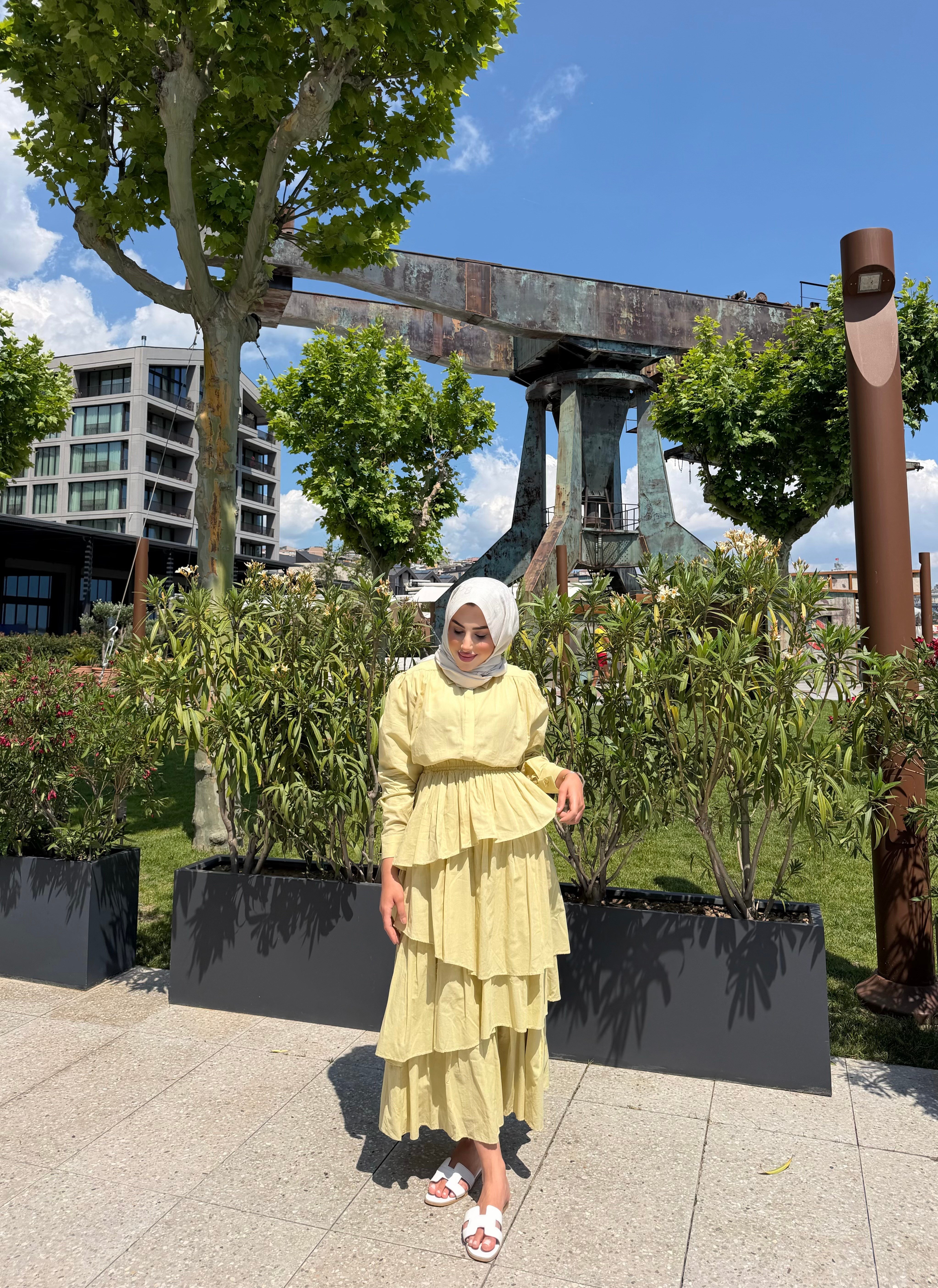 ADEN KAT KAT TAKIM- SARI