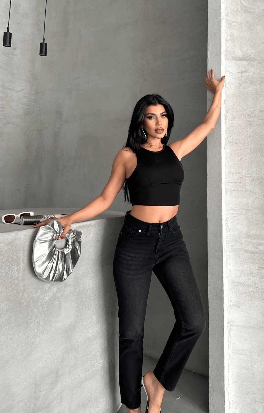 Mom fit enzim bıyıklı taş yıkama jeans pantolon siyah d2006