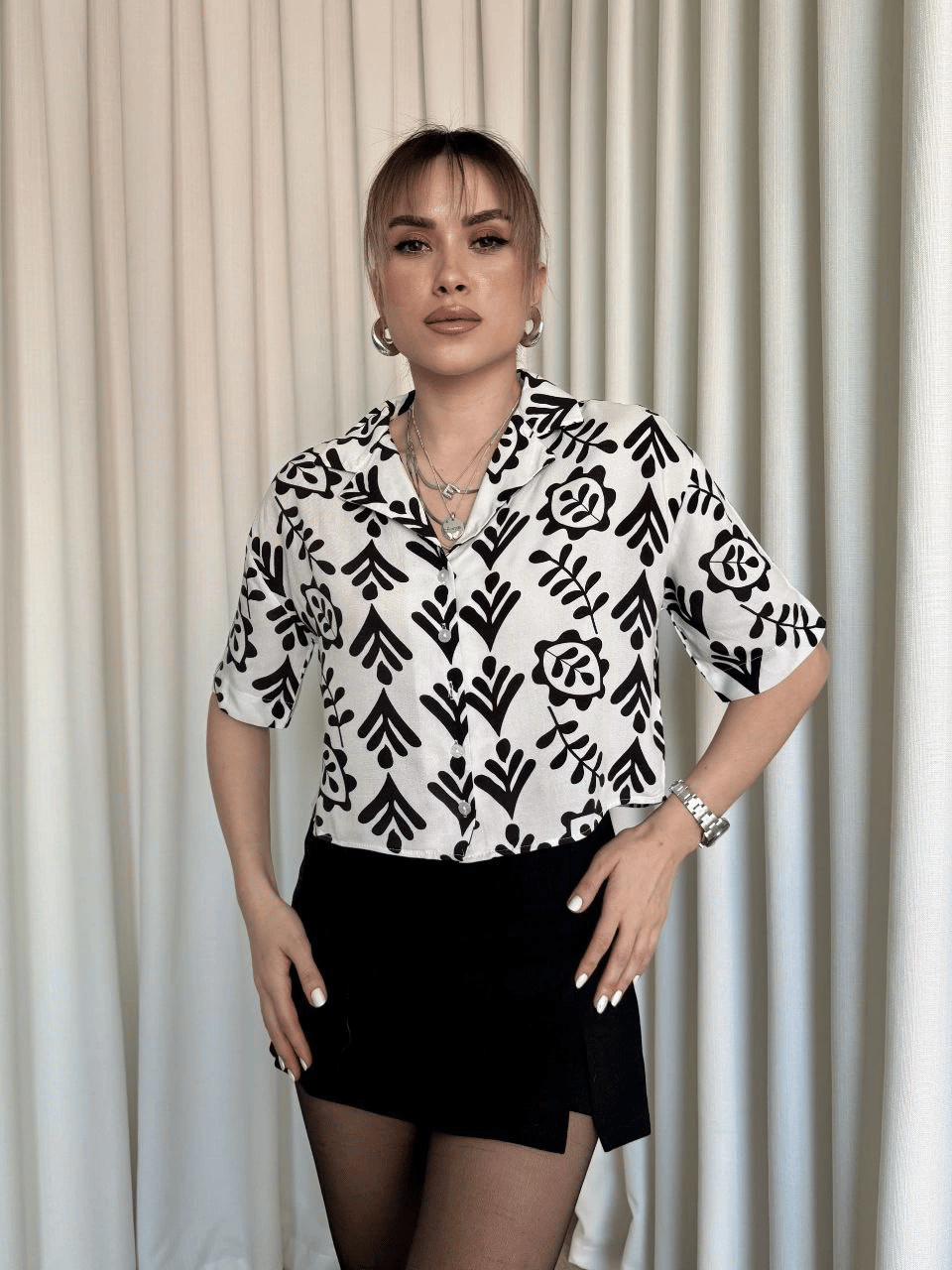 Siyah beyaz baskılı crop gömlek