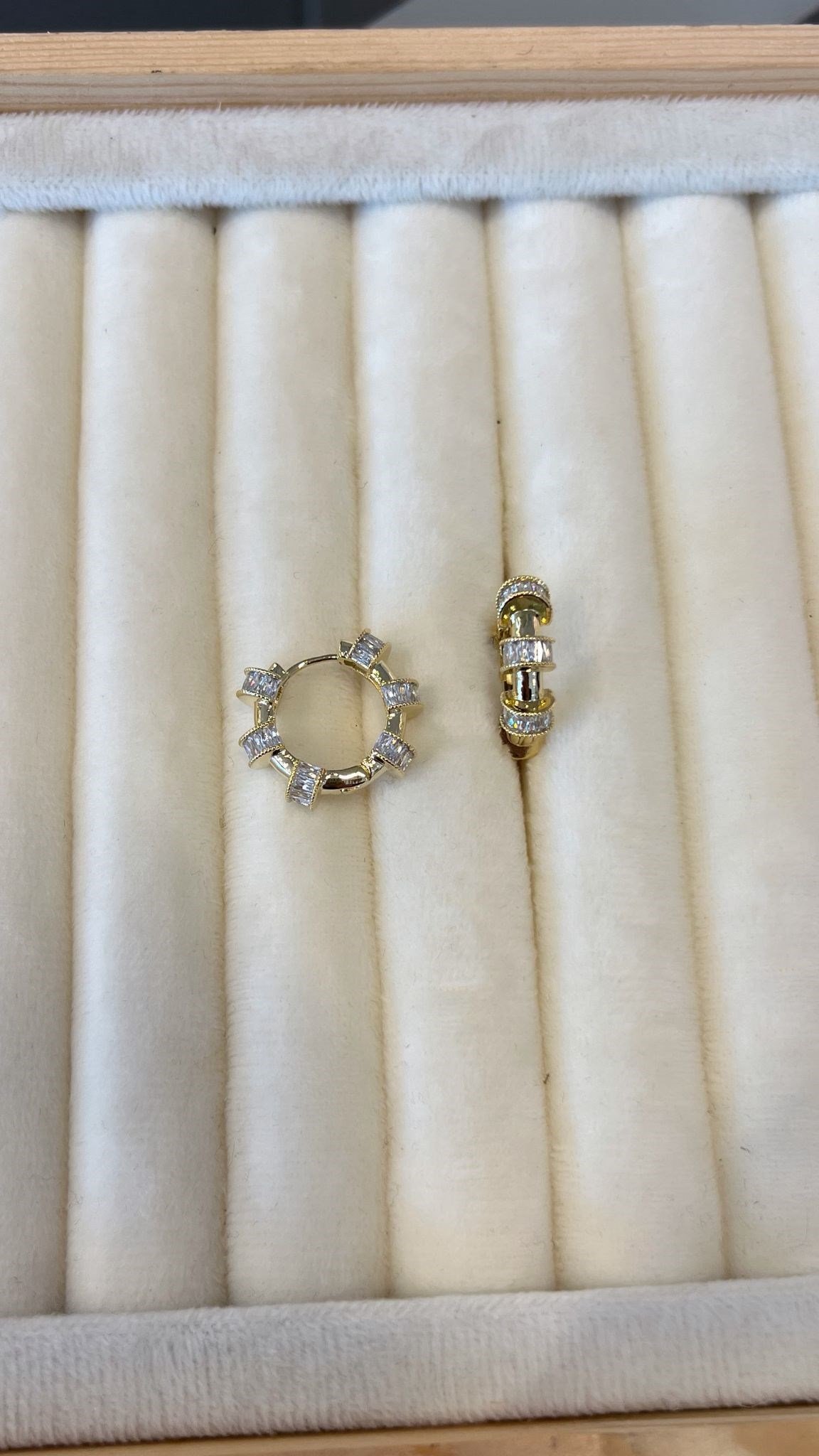 Baget Taşlı Gold Halka Küpe