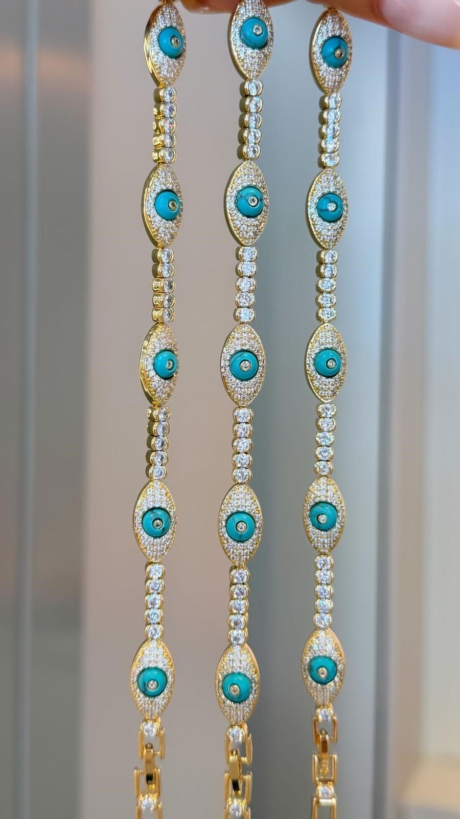 Göz Model Taş Detaylı Gold Bileklik