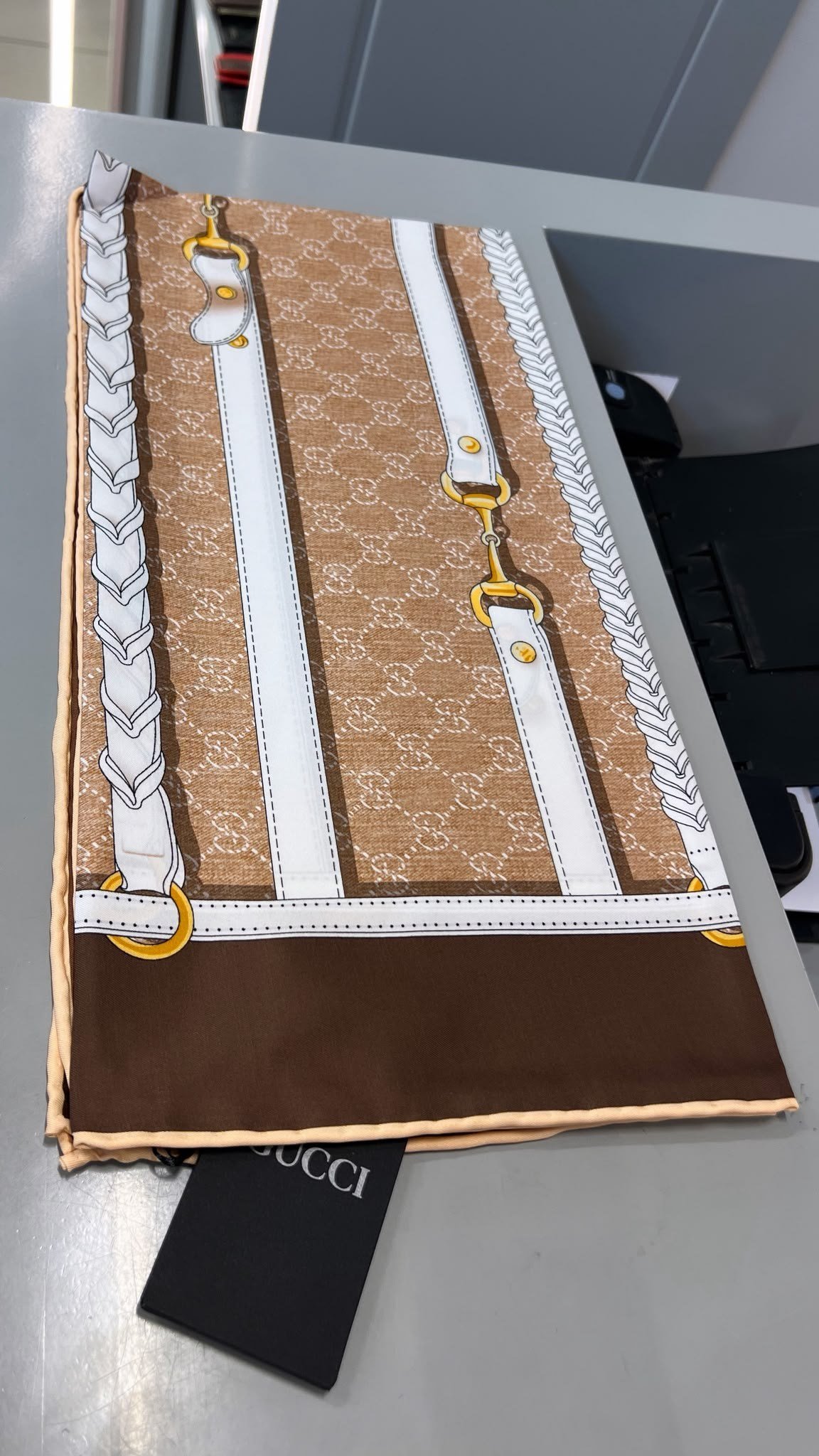 Marka Model 90x90 Kemer Detaylı Kahverengi Fular