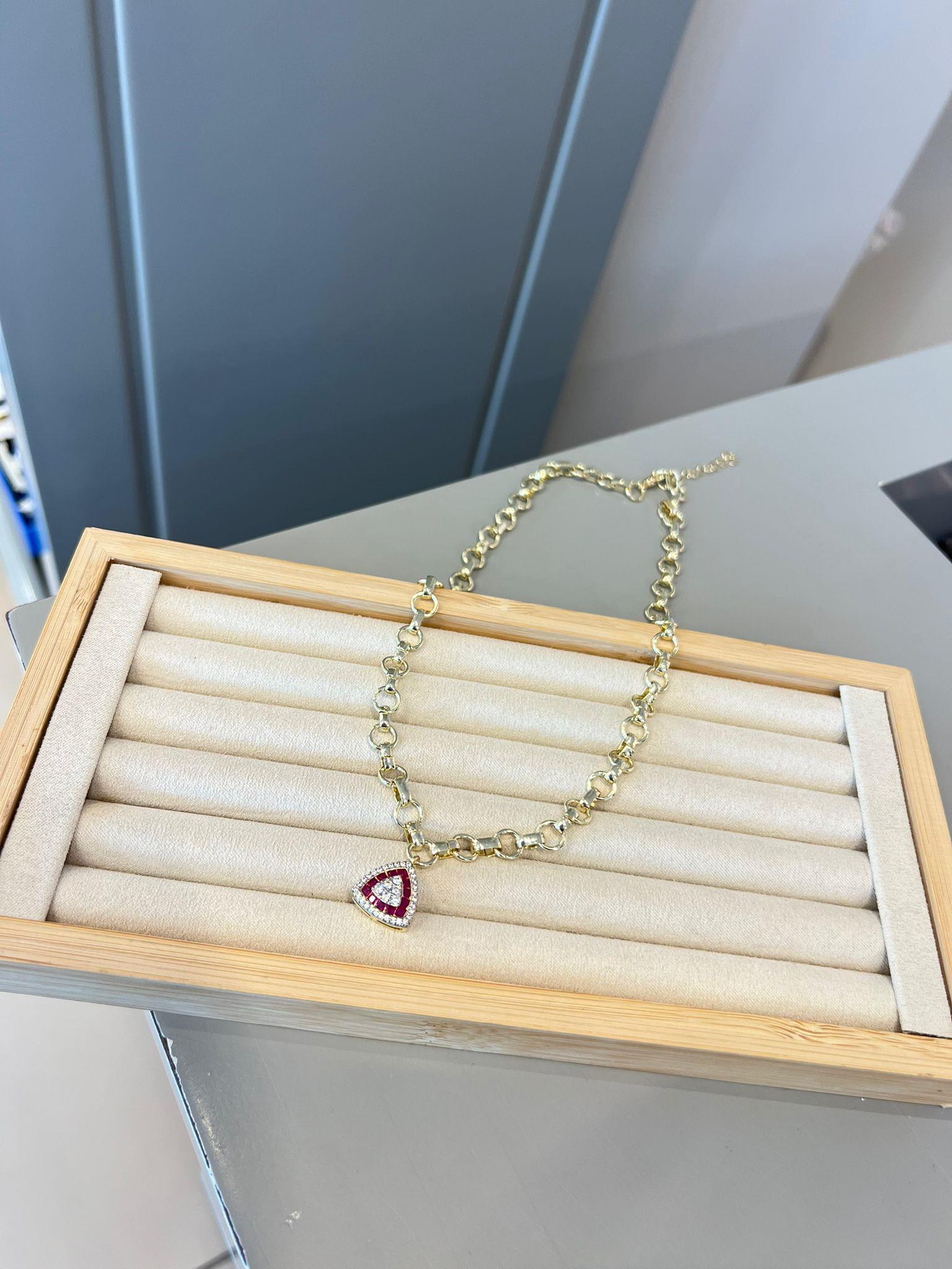 Marka Model Bordo Detaylı Gold Kolye