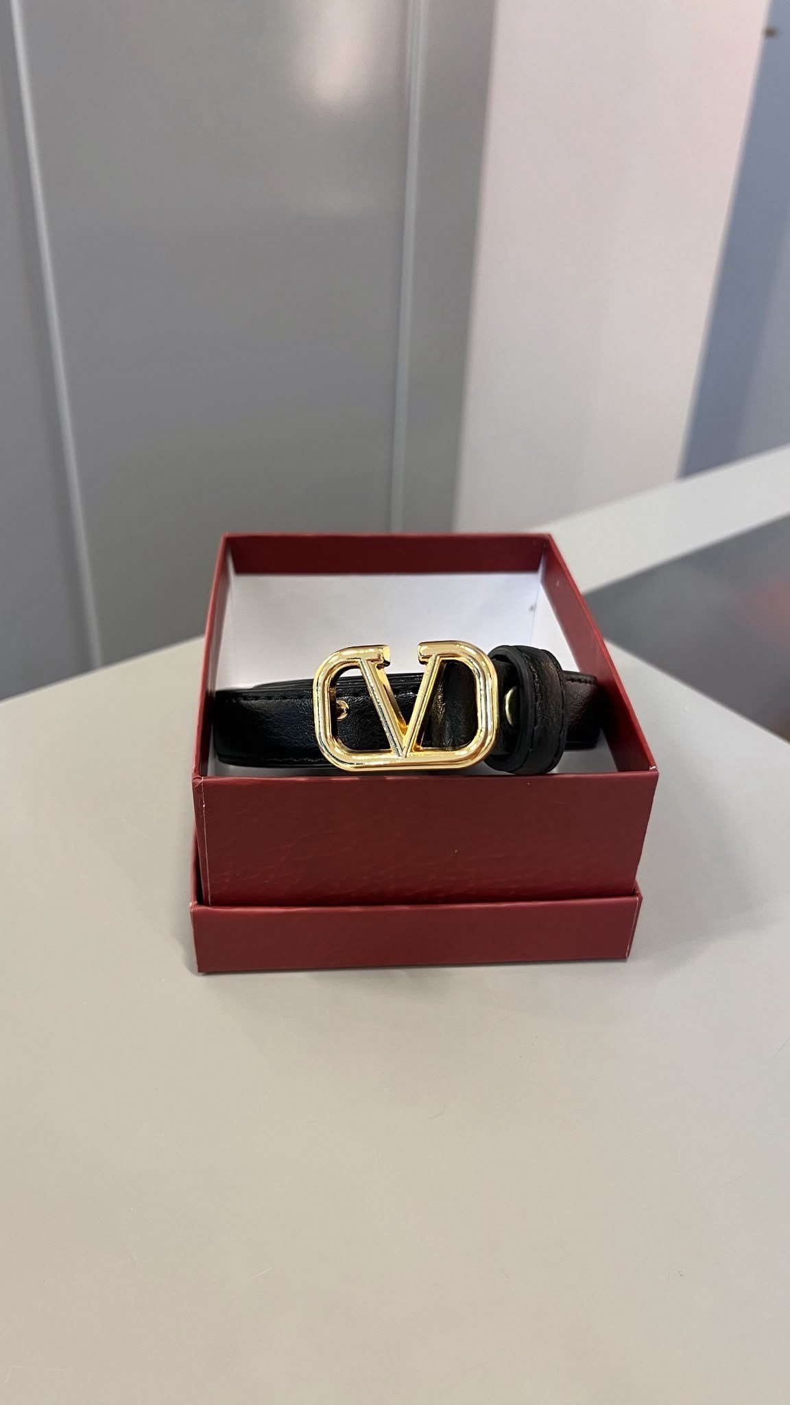 Marka Model Gold Tokalı Siyah Renk İnce Kemer