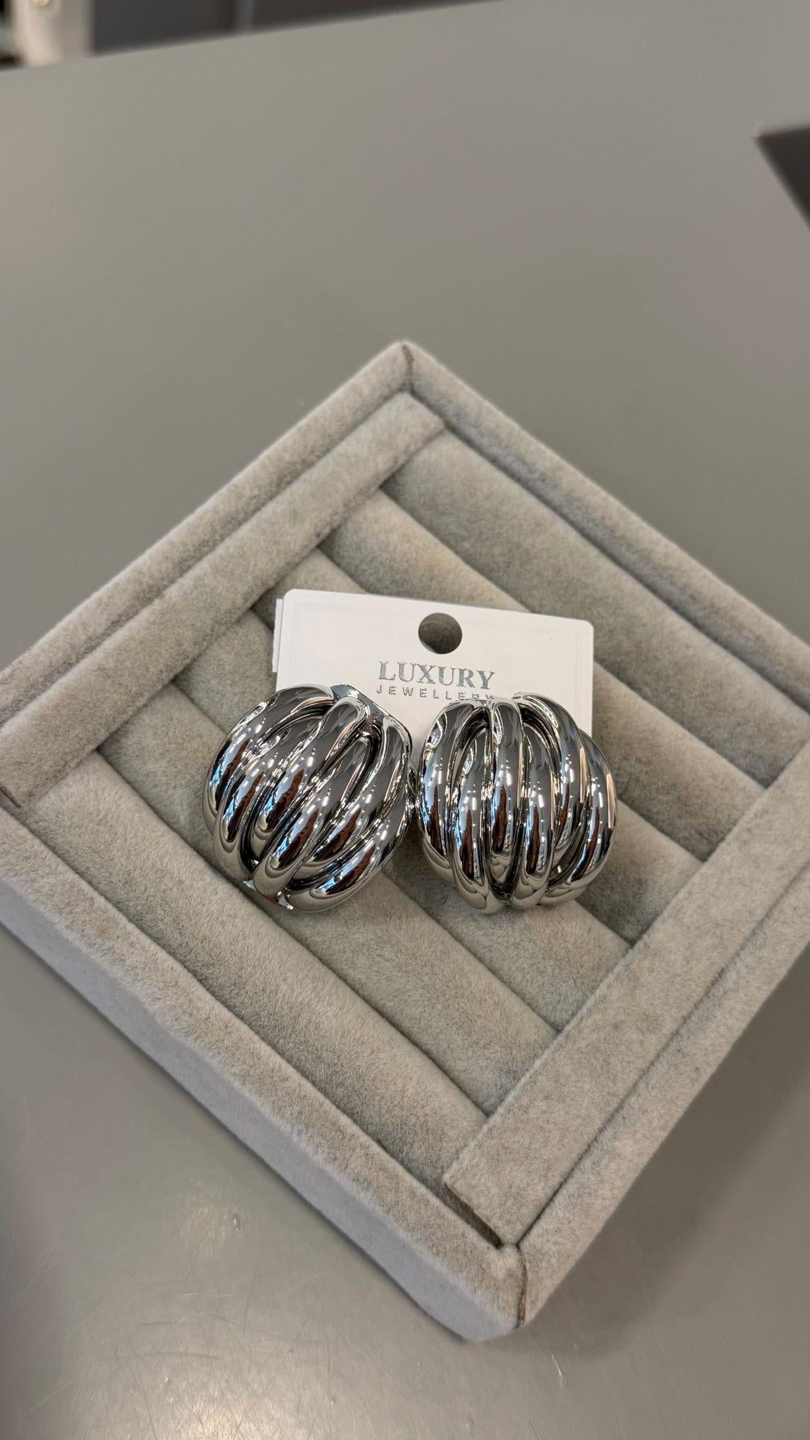 Marka Model Silver Bombeli Küpe