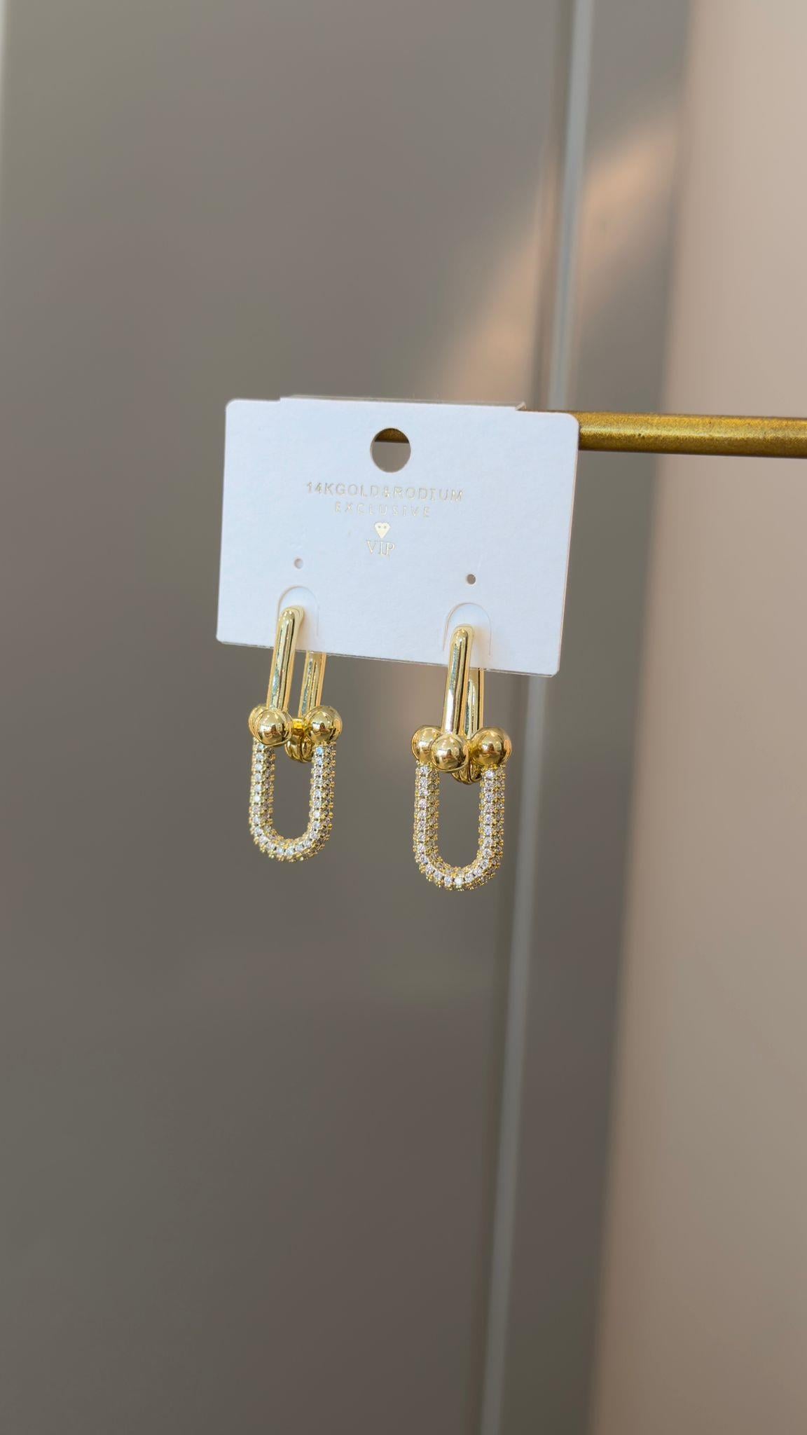 Marka Model Taşlı Gold Küpe