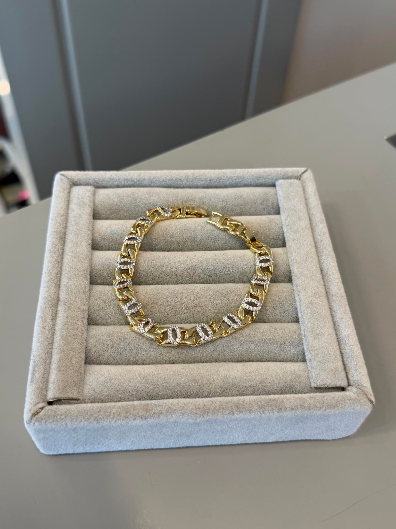 Özel Seri 14K Araları Taşlı Oval halka Detaylı Bileklik