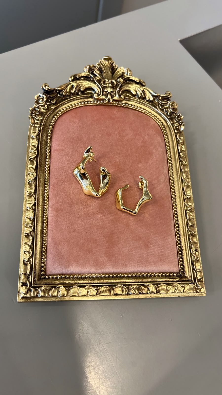Özel Seri 14K Asimetrik Tasarım Gold Küpe