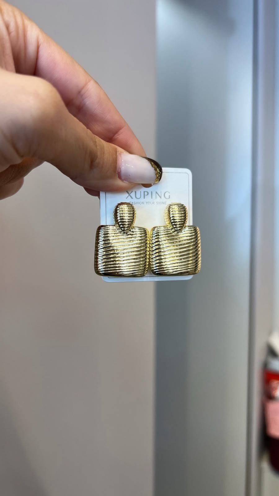 Özel Seri 14K Doku Detaylı Kare Küpe