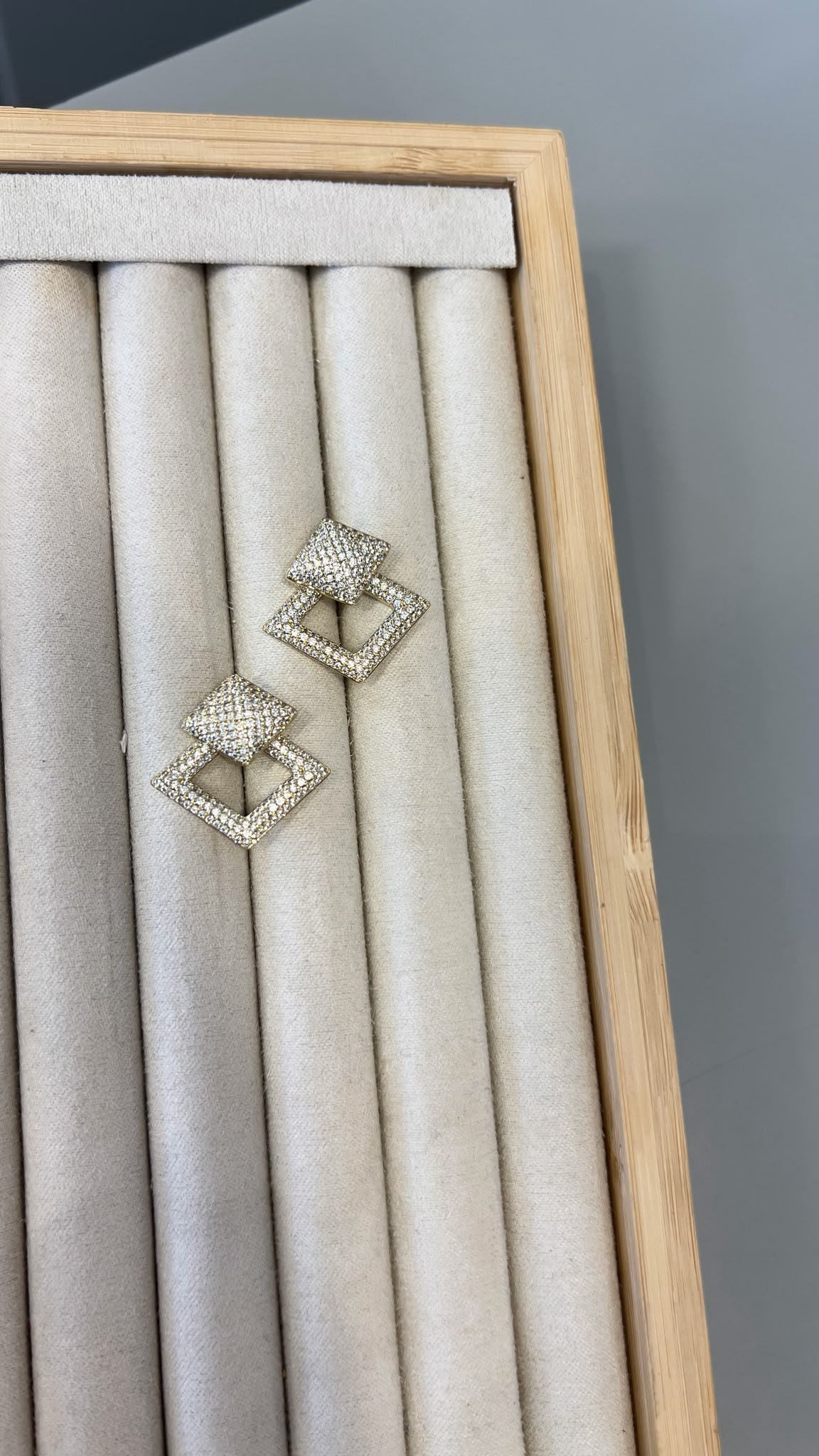Özel Seri 14K Ful Taş Baklava Model Küpe
