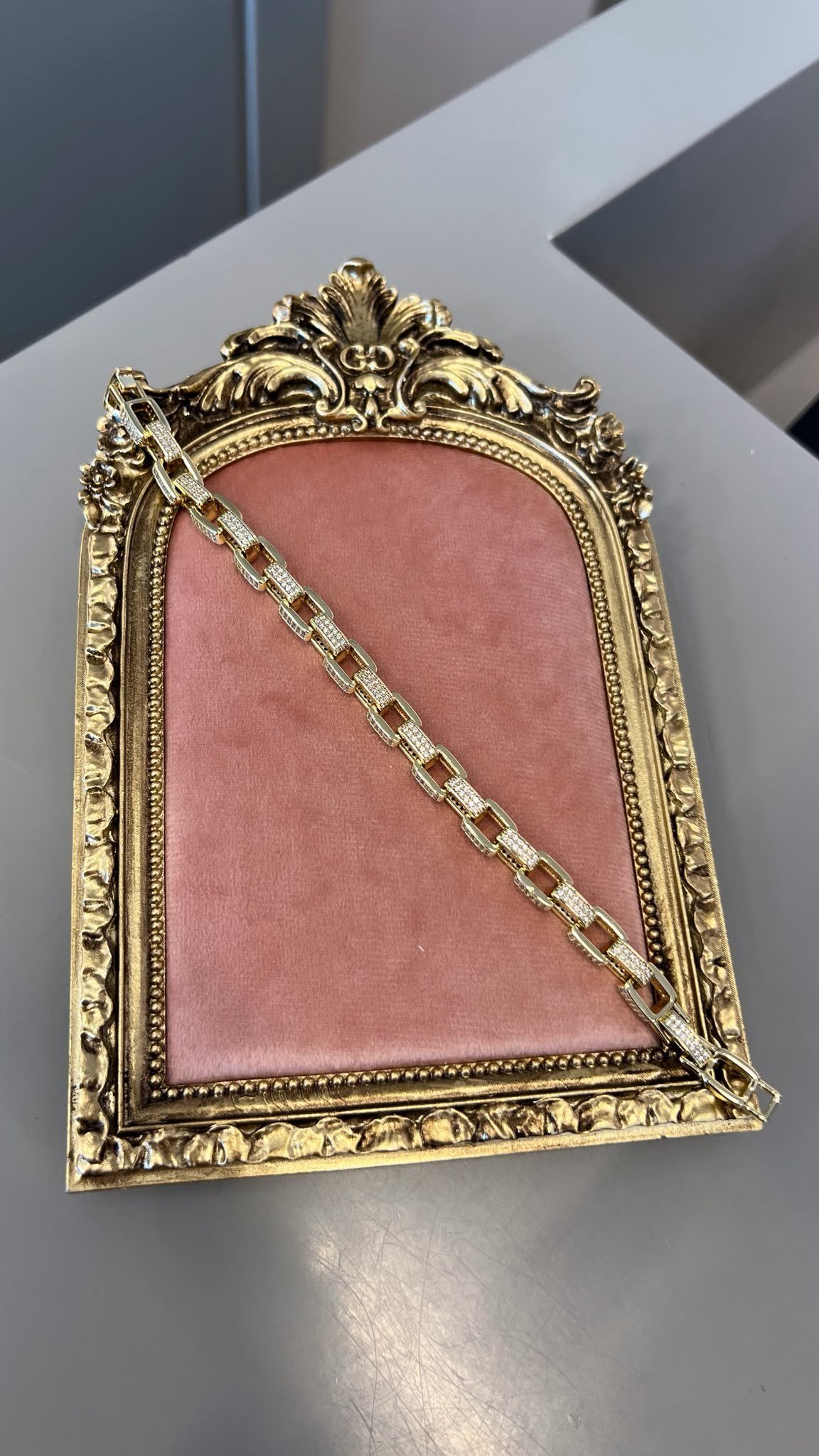 Özel Seri 14K İç İçe Geçmiş Taş Detaylı Kare Halka Bileklik