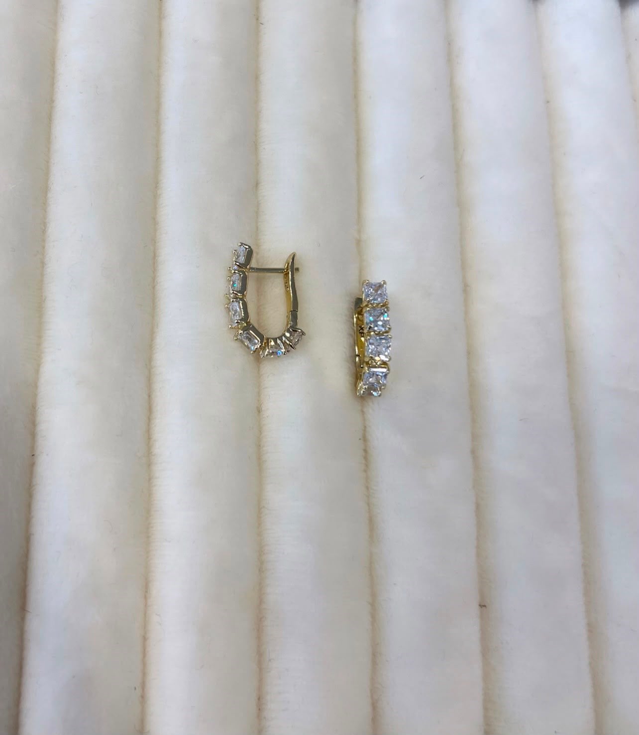 Özel Seri 14K Kare Taşlı Oval Gold Halka Küpe