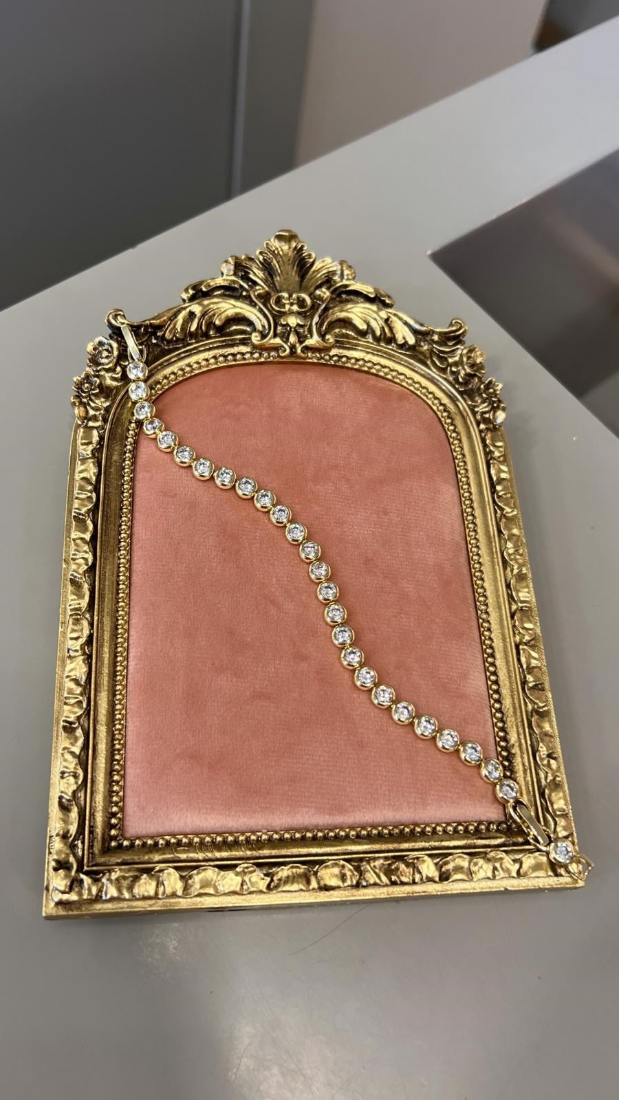 Özel Seri 14K Yuvarlak Taşlı Gold Bileklik