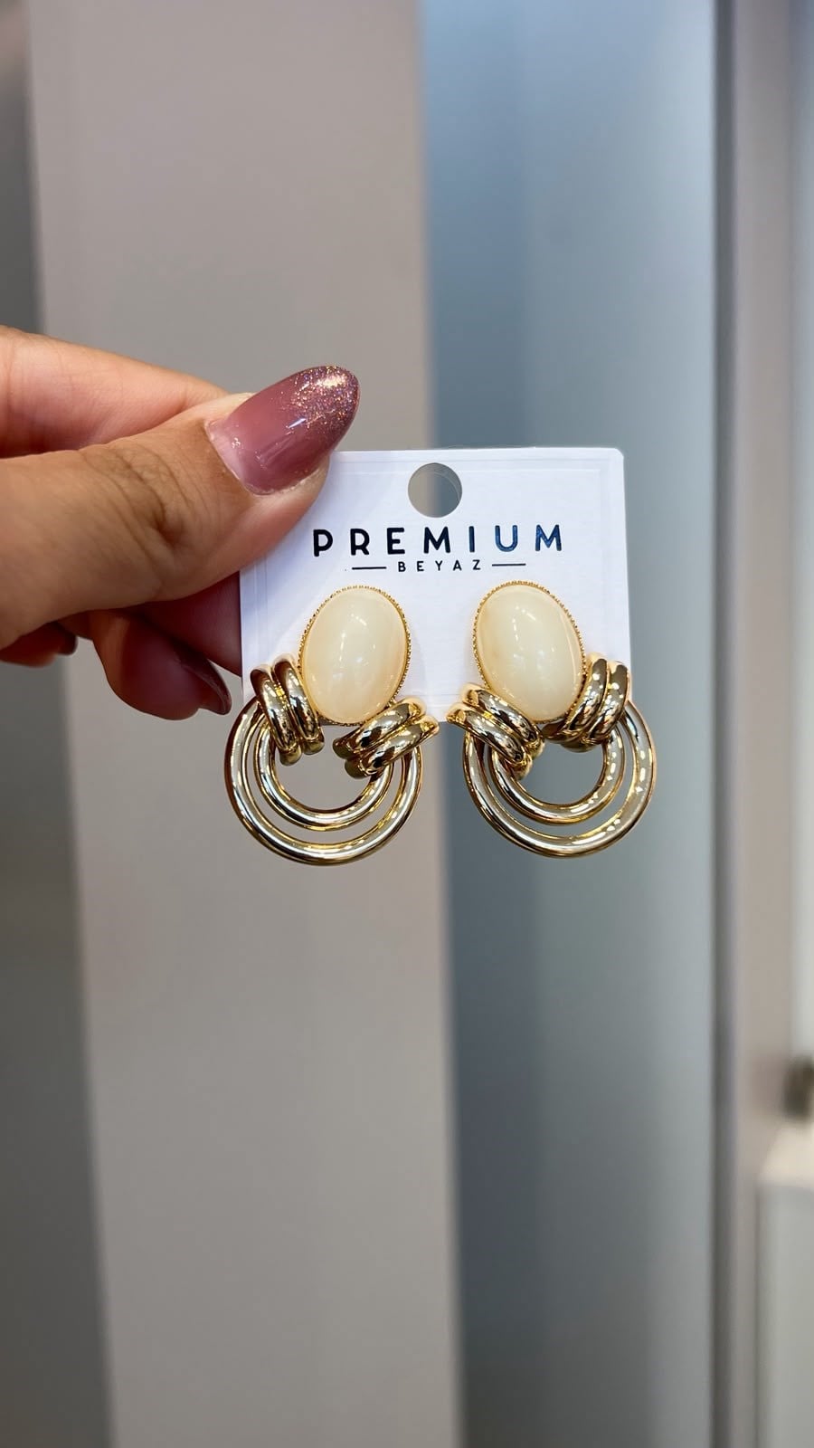 Sedef Detaylı Oval Halka Vintage Küpe