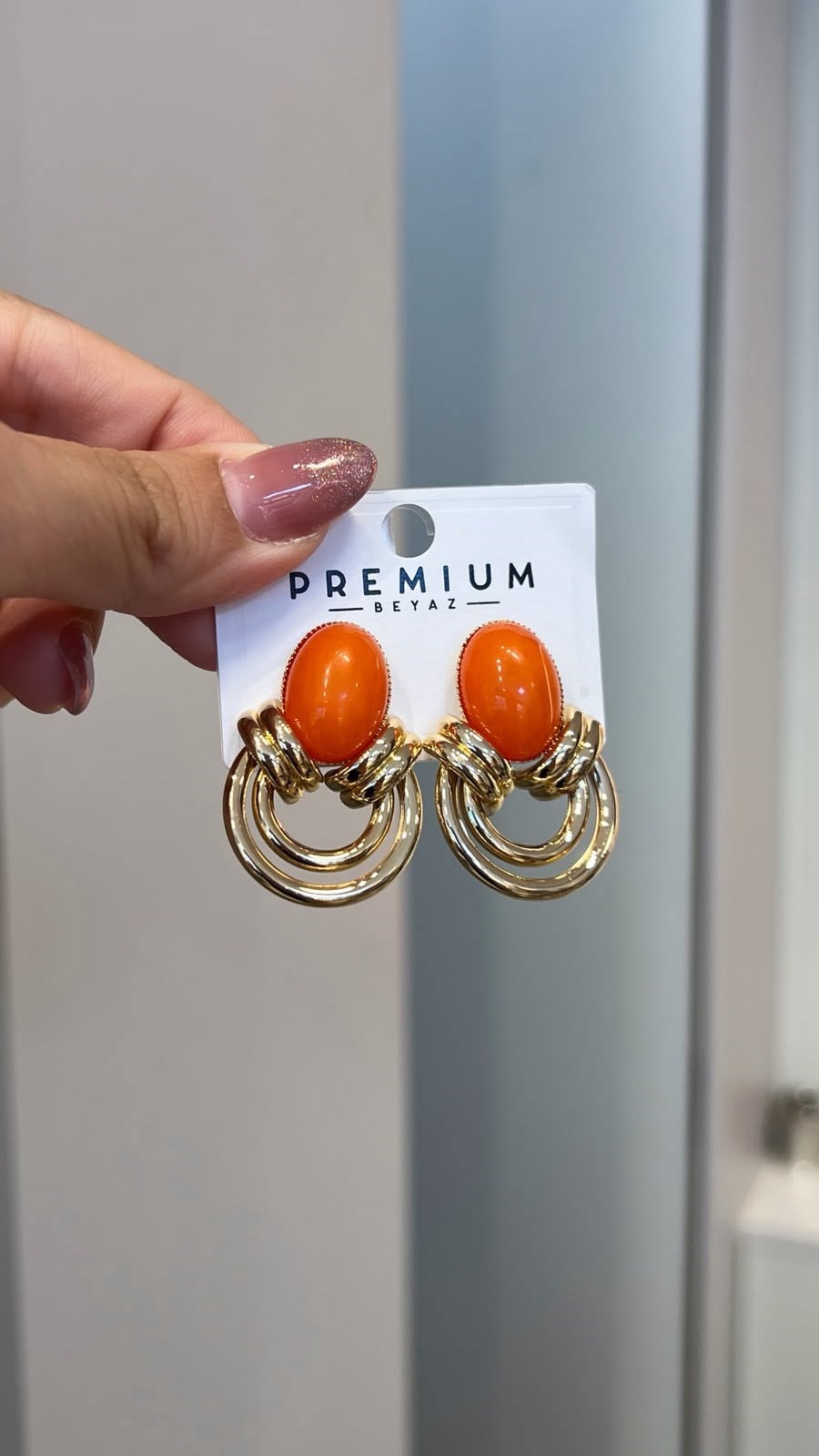 Turuncu Detaylı Oval Halka Vintage Küpe