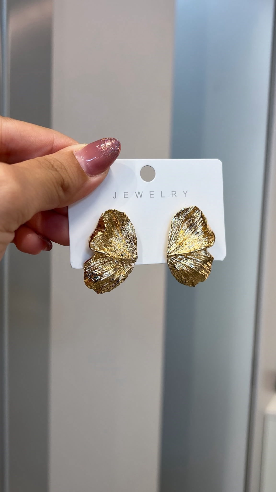 Yaprak Model Gold Küpe