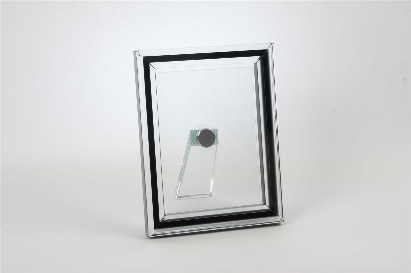 MİKASA KRİSTAL SİYAH ŞEFFAF ÇERÇEVE 18X13X23 CM