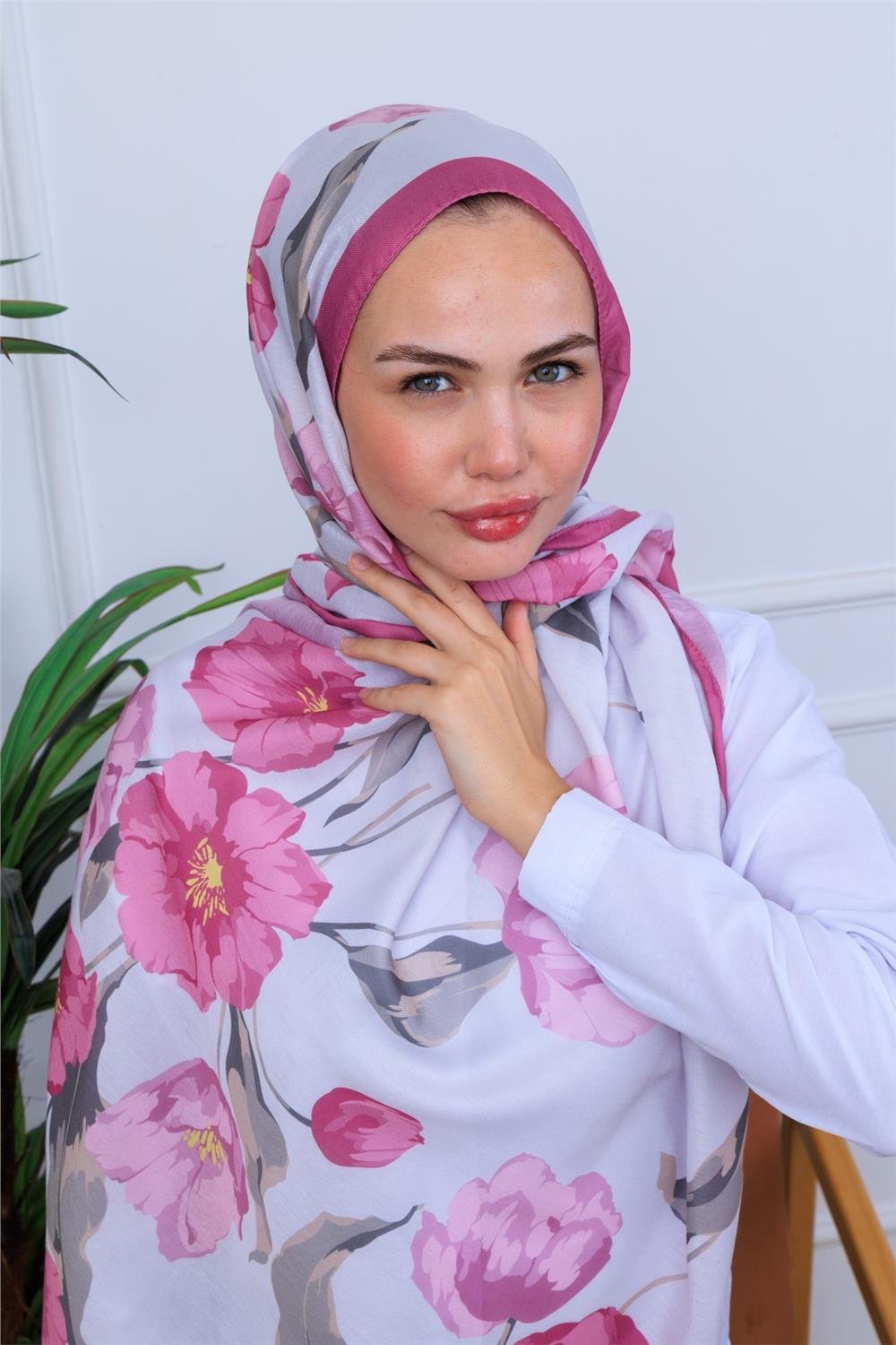 Botanik Çiçekler Desenli Dijital Soft Şal